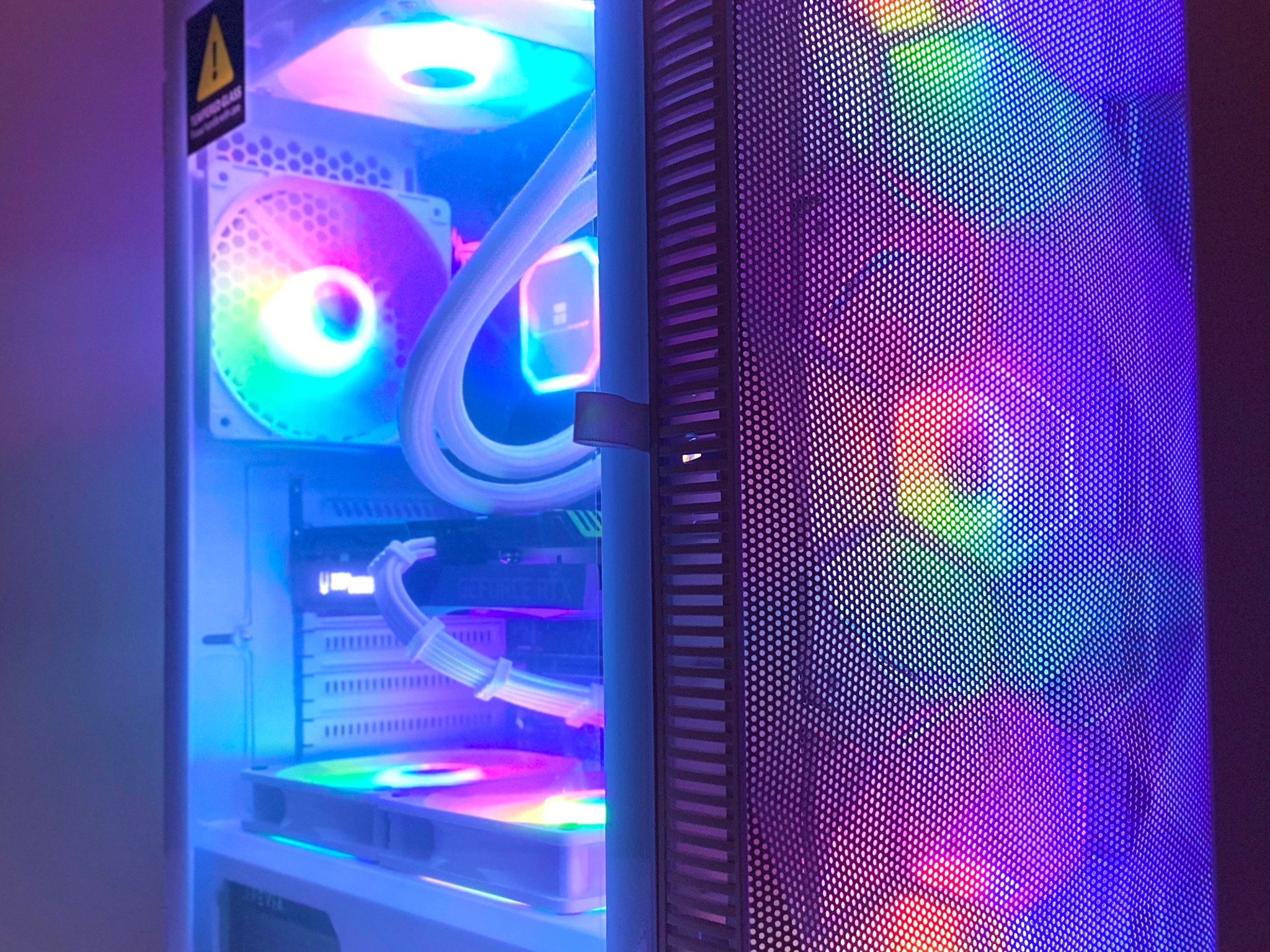 (Liquid Cooled) White⚪️Gaming PC| RTX 3060TI | Ryzen 5@4GHz| 16GB DDR4 RAM| 1TB NVMe SSD| Windows 11
