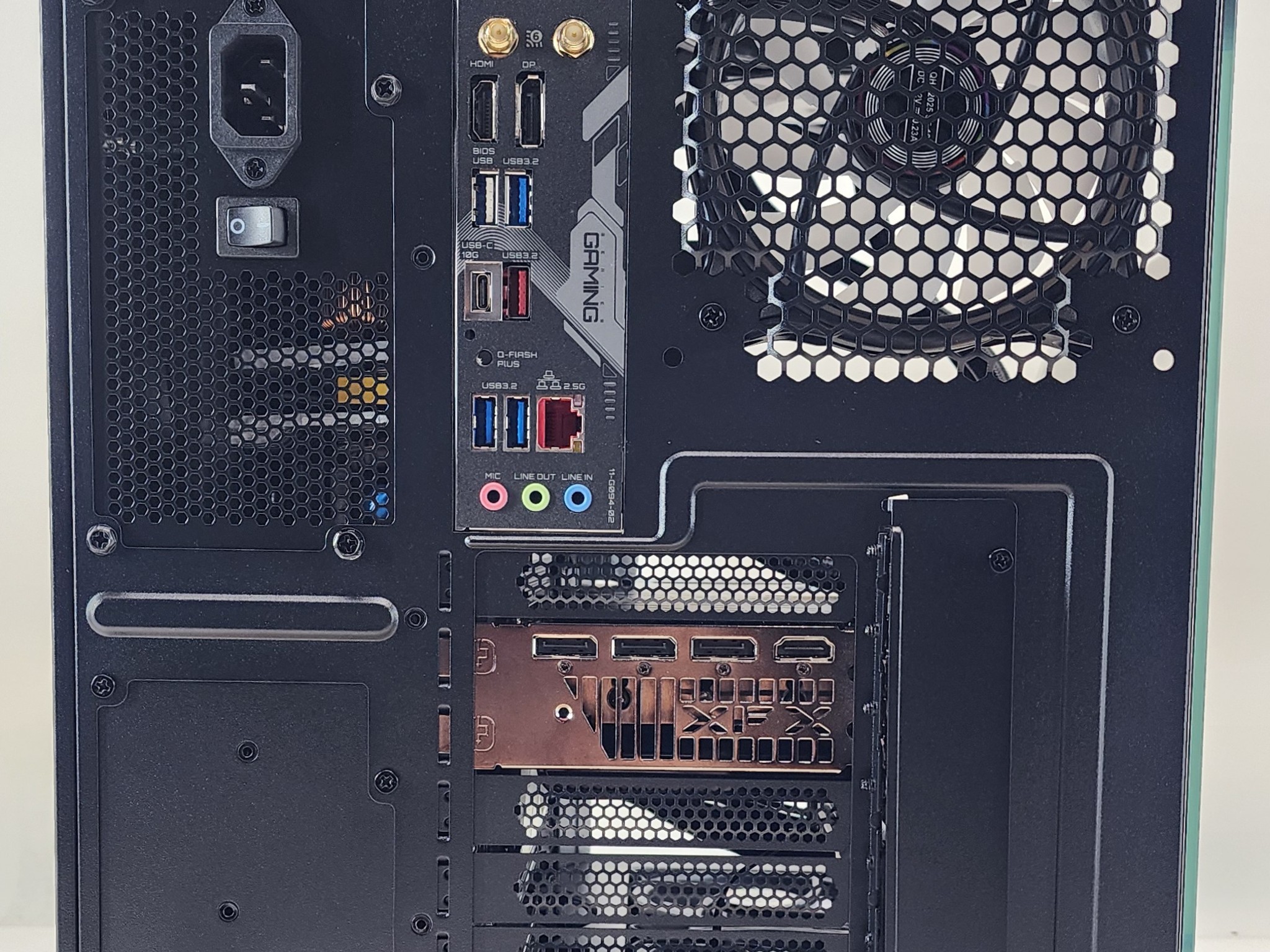 Gaming PC Ryzen 7 7700 32GB RAM 2TB SSD RX 7700 XT 12GB Windows 11 Computer