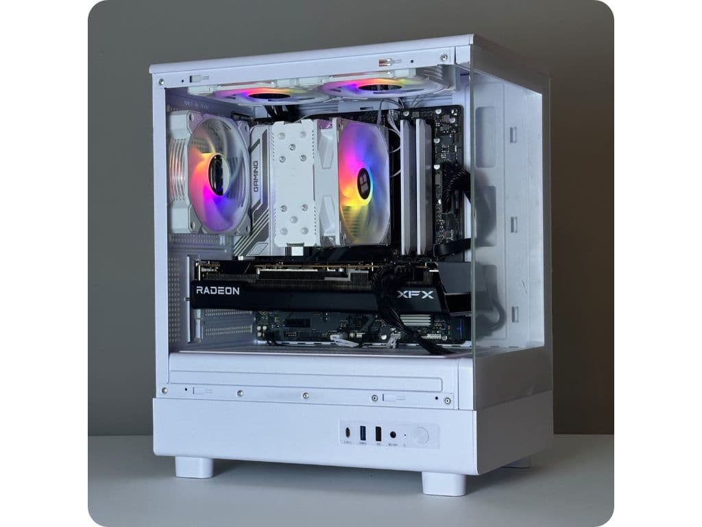 WHITE CUSTOM GAMING PC | RX 7700XT | RYZEN 5 9600X