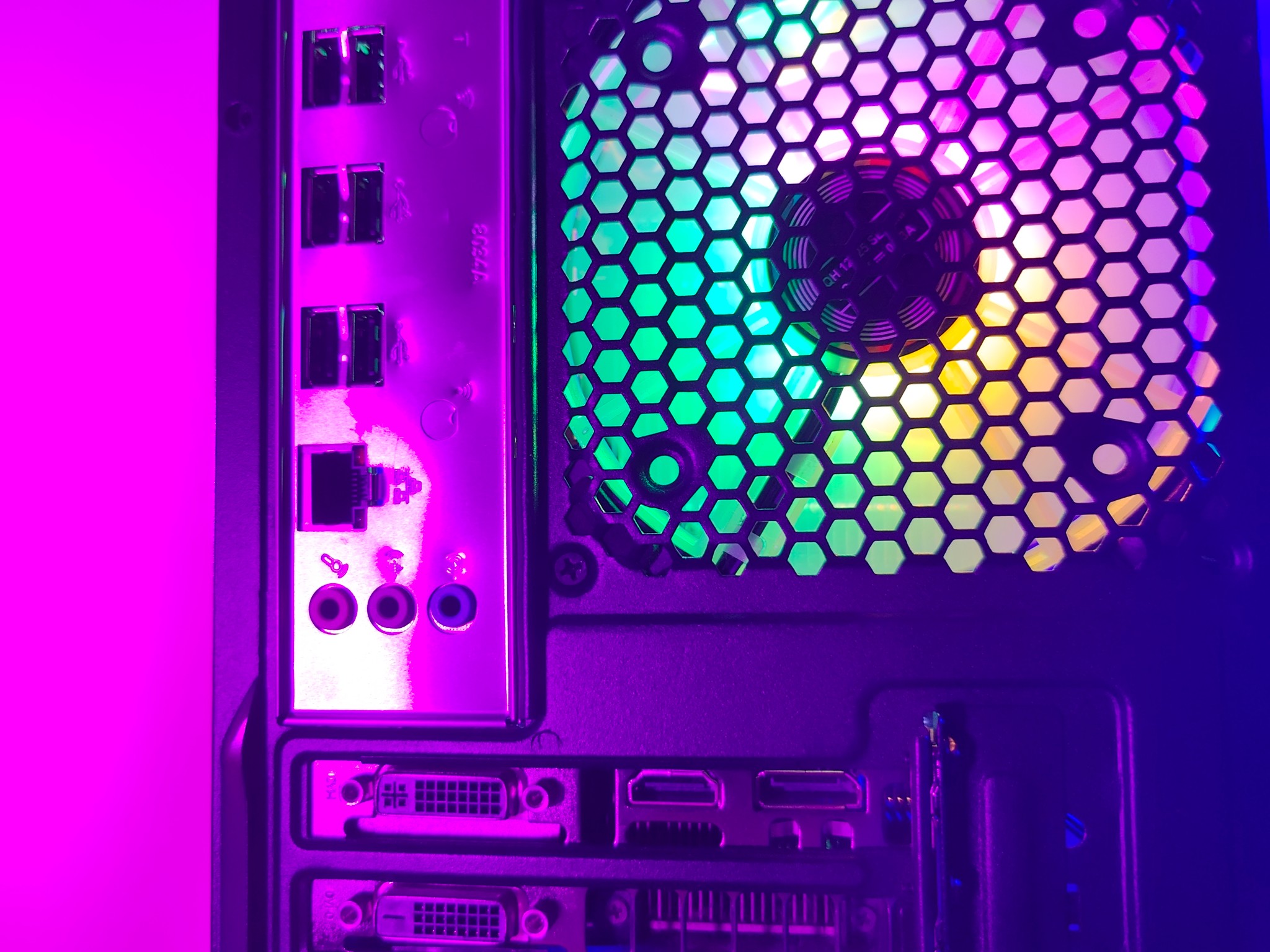 Custom Intel E5 2690V2 10 C 20 T | Nvidia GTX 960 2GB | 16RAM | SSD + HDD Storage Windows 10 LTSC