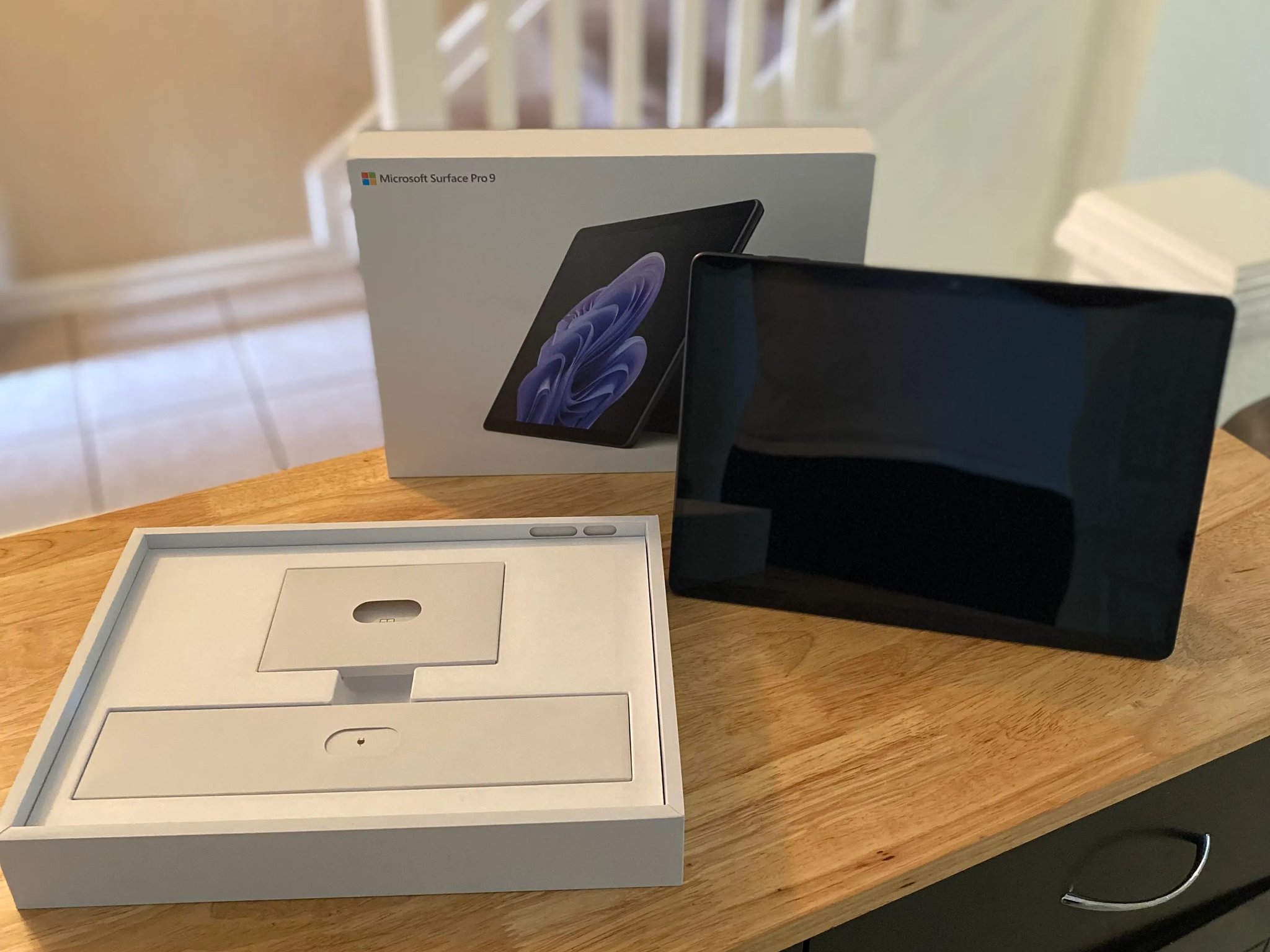 Microsoft Surface PRO 9 Model 2038 / Wi-Fi 6E connectivity / Bluetooth® Wireless 5.1 technology