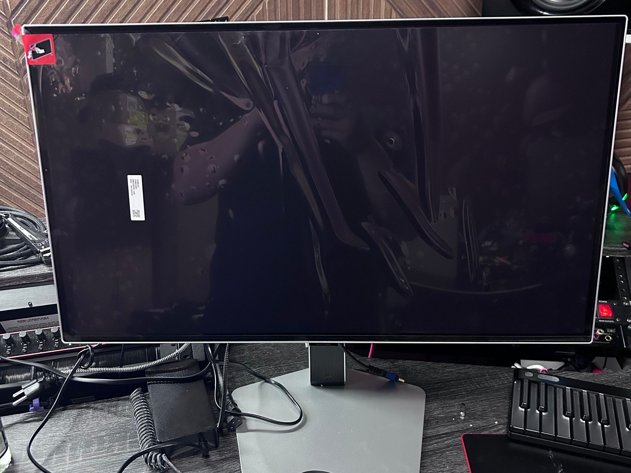 Samsung 27" (360hz) OLED Odyssey G6 0.03ms FreeSync™ Pro Gaming Monitor (Protector Film In-tact)