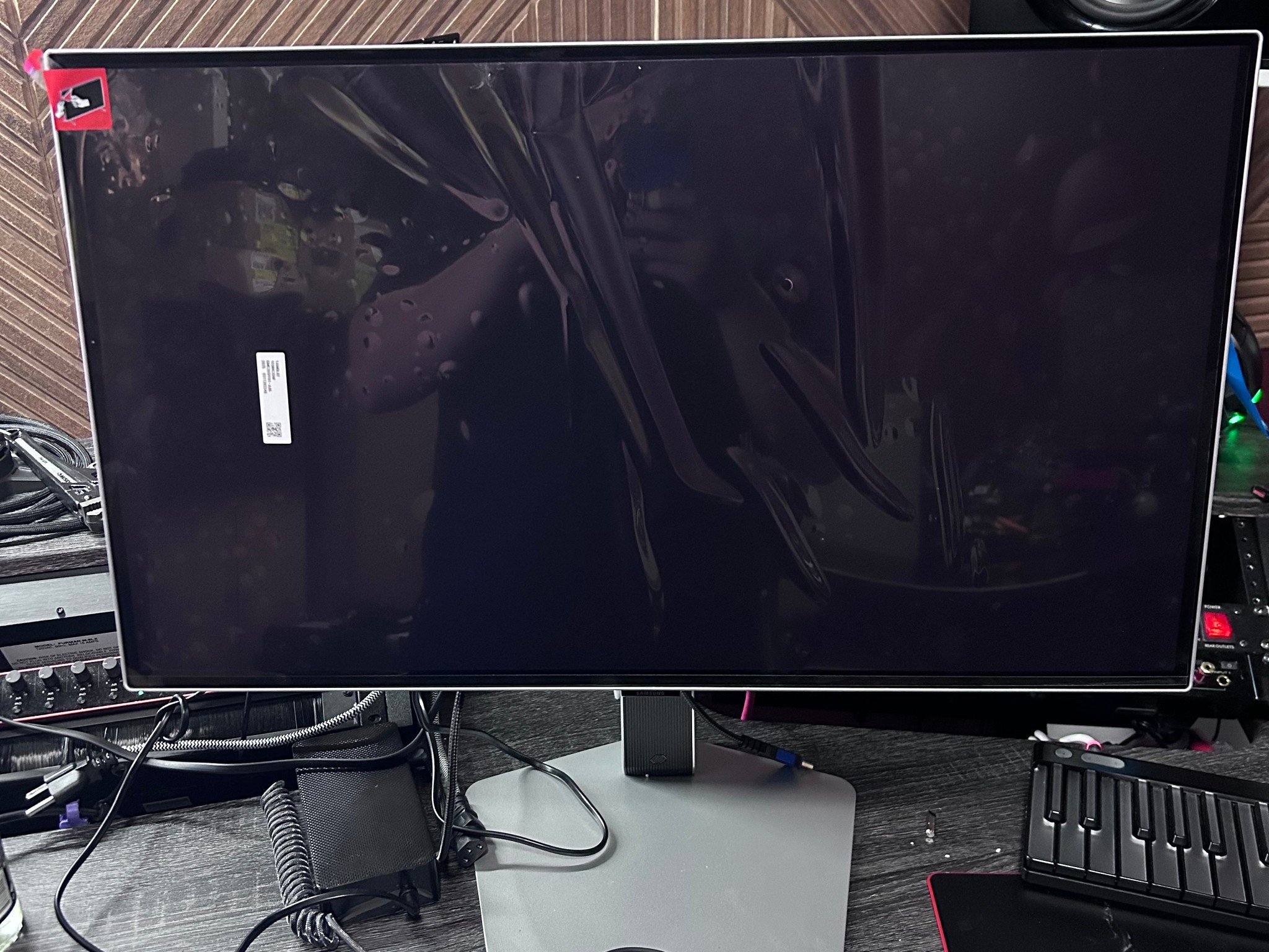 Samsung 27" (360hz) OLED Odyssey G6 0.03ms FreeSync™ Pro Gaming Monitor (Protector Film In-tact)