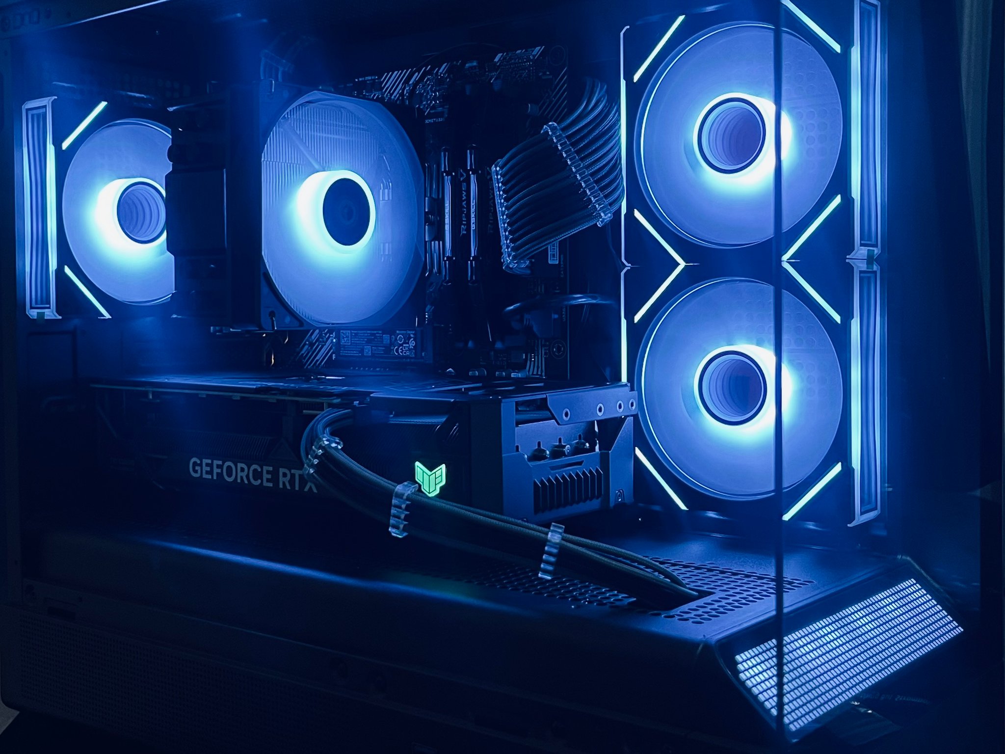 Pro Gaming PC |RTX 4070 // Ryzen 7 3700x // 32GB DDR4|