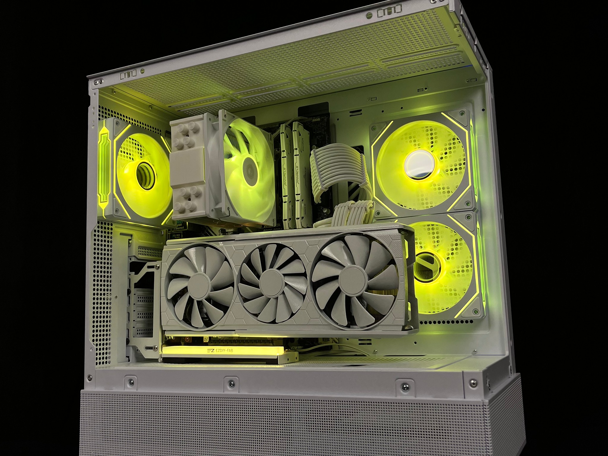 RX 5700XT, Intel i5 9400F, 16GB DDR4, 1TB SSD