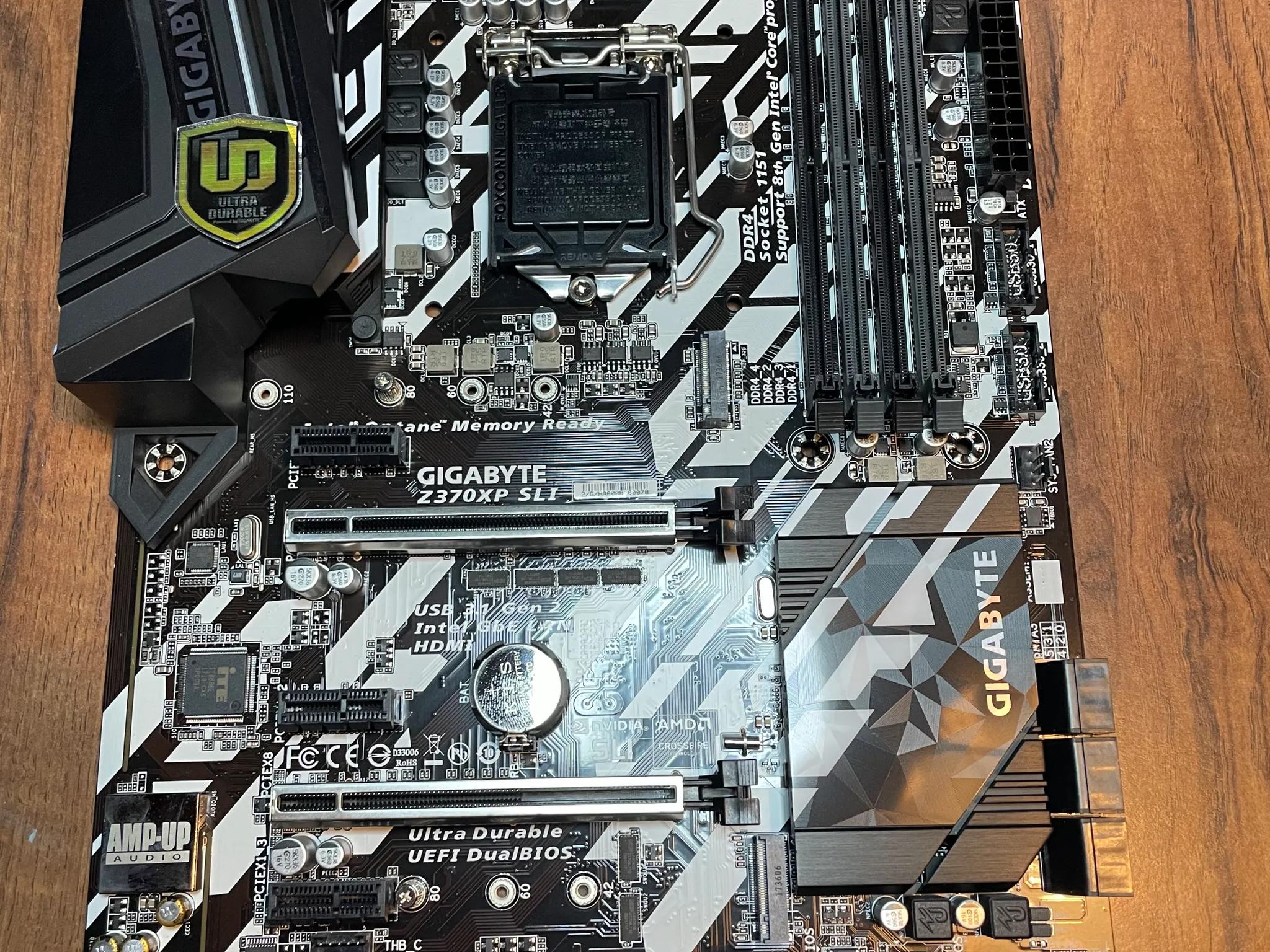 i5-8600K + Gigabyte Z370XP SLI + 32GB Corsair Vengeance 3000MHz Gaming Bundle