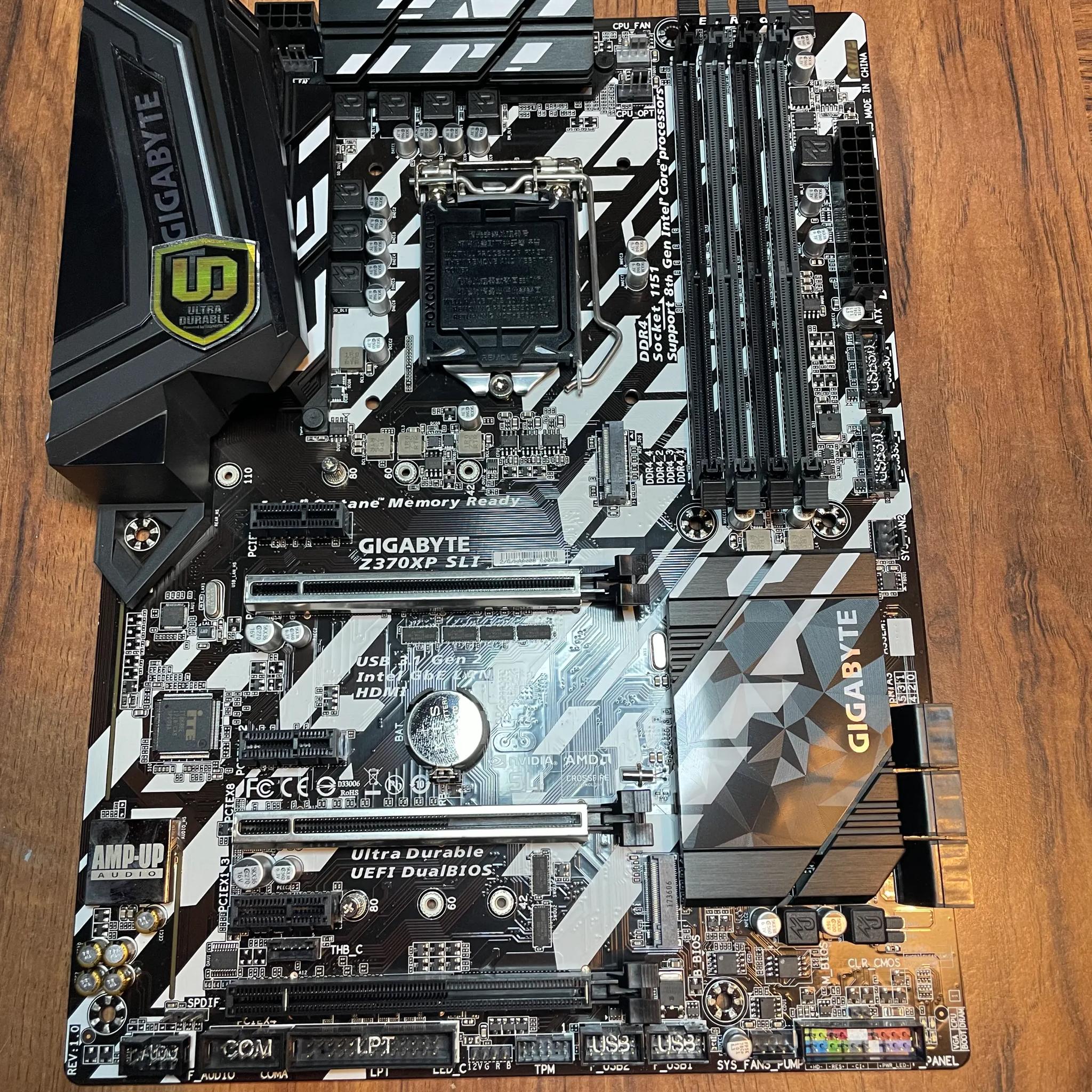 i5-8600K + Gigabyte Z370XP SLI + 32GB Corsair Vengeance 3000MHz Gaming Bundle