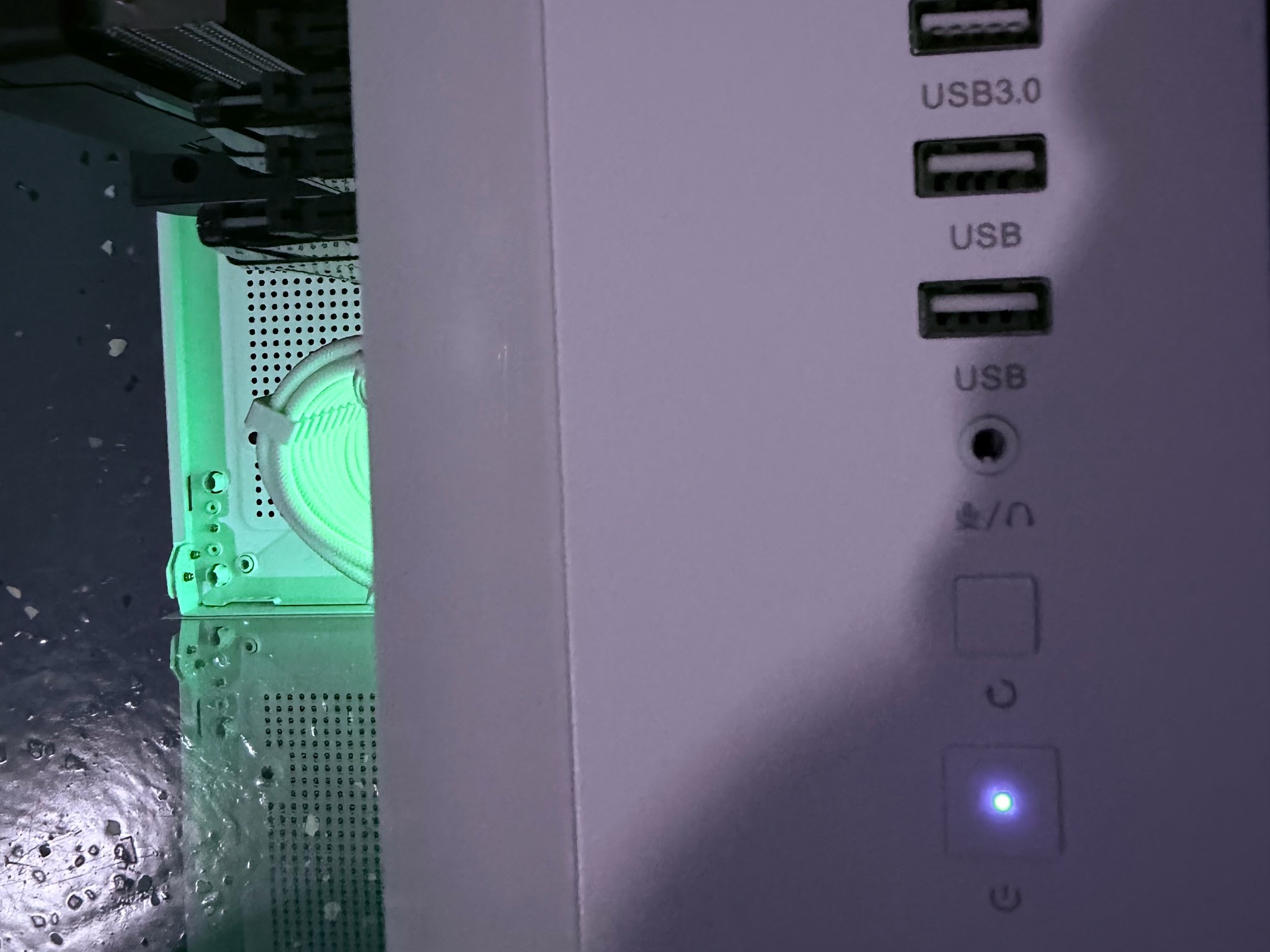 ⚪️"White Lotus"🪷| 1440p Gaming | Ryzen 7 5800X3D  | RTX 4060 | 32B Ram | 1TB NVMe Storage