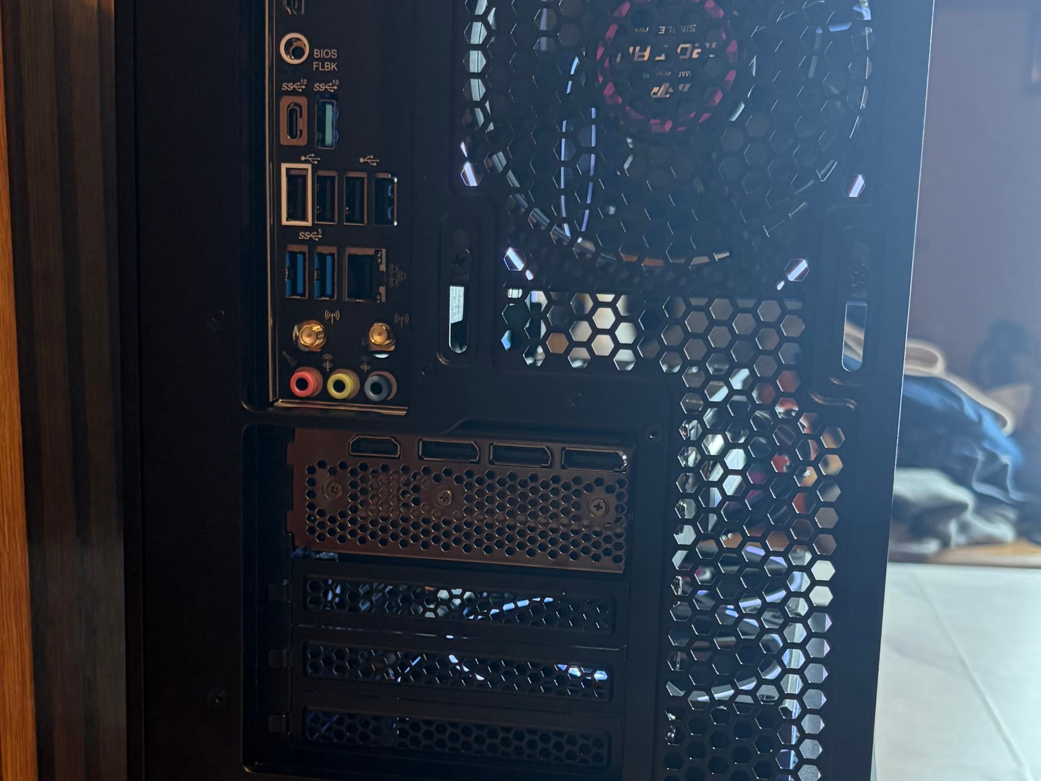RTX 3090 24GB | RYZEN  7 7800X3D | 16GB DDR5 | 1TB NVME | 360MM AIO | 850W