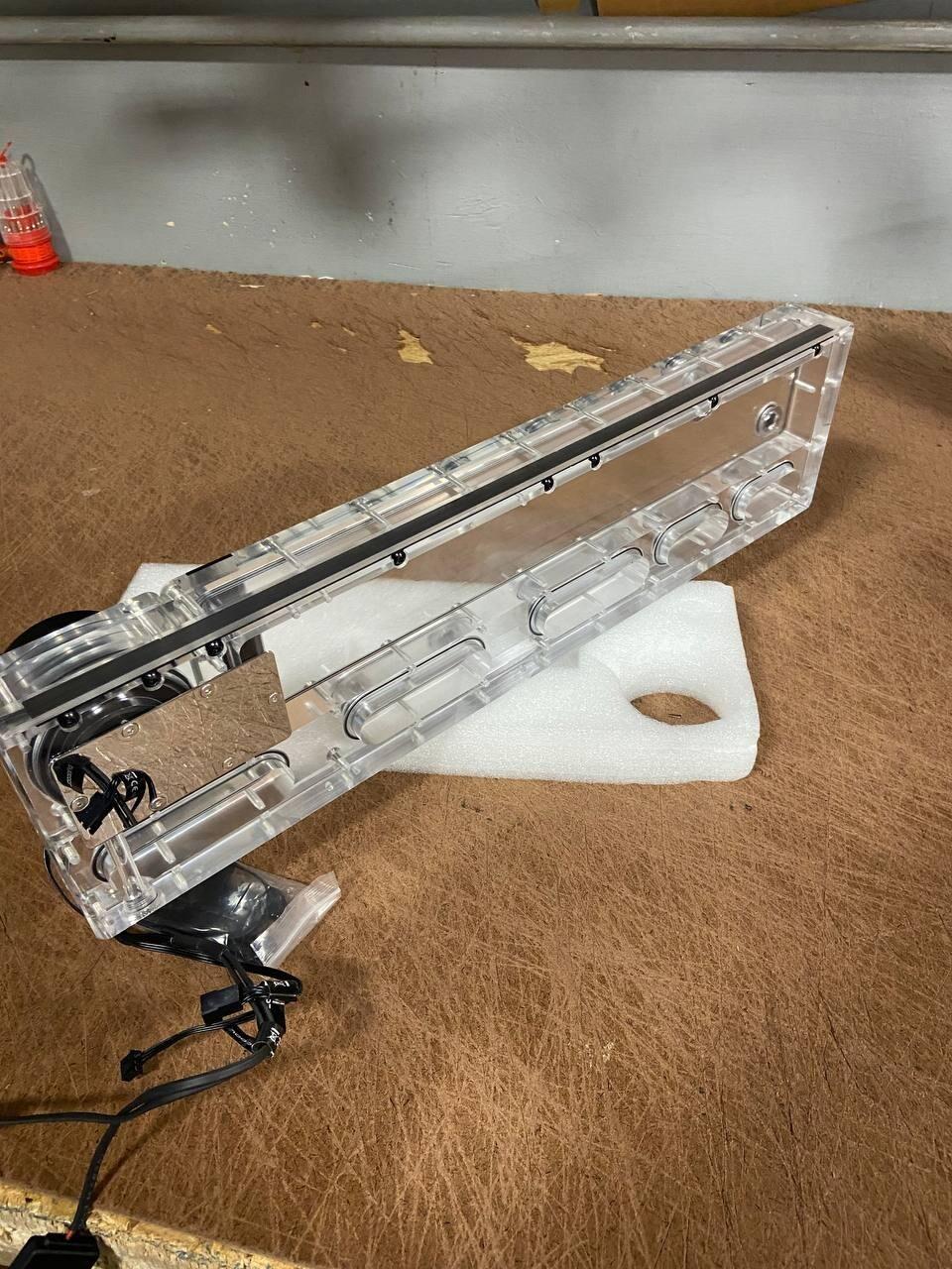 Alphacool Core Distro Plate 480 VPP/D5 - Left with VPP D5 Apex Pump (14578)