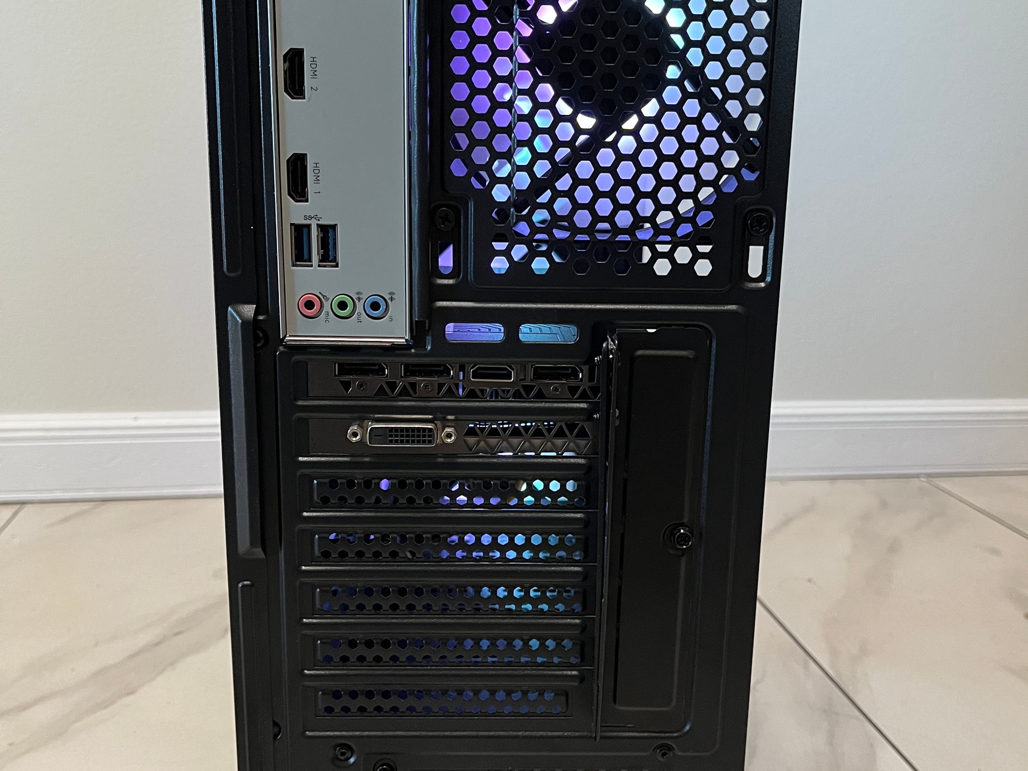 NVIDIA GTX 1080, Intel i7-6700, 12GB RAM, 870 GB Storage, High FPS Gaming PC w/ Wi-Fi + Bluetooth