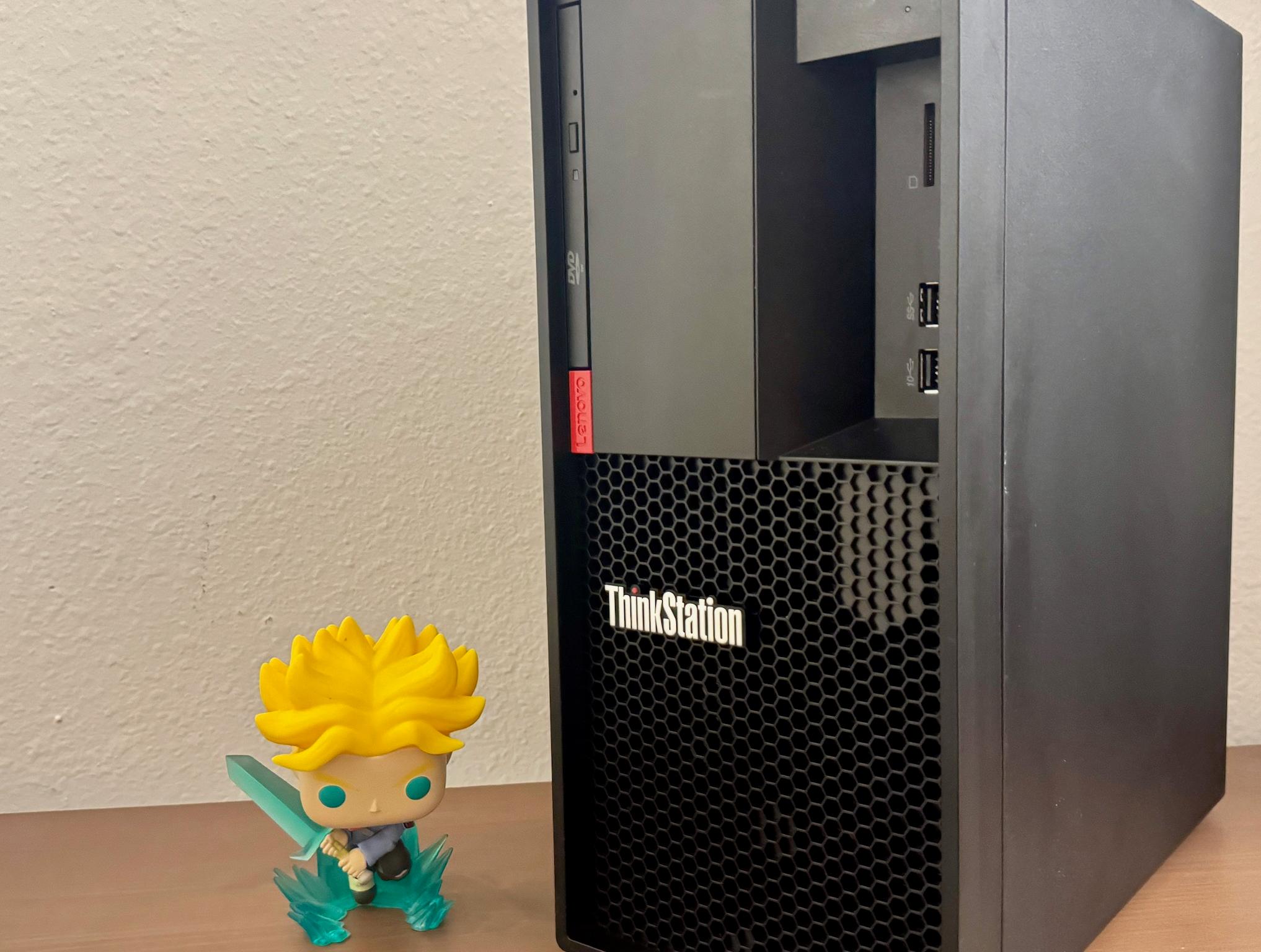 Lenovo ThinkStation P330 – i7-9700 | 16 GB RAM | 256 GB NVMe + 500 GB HDD | Windows 11 Pro