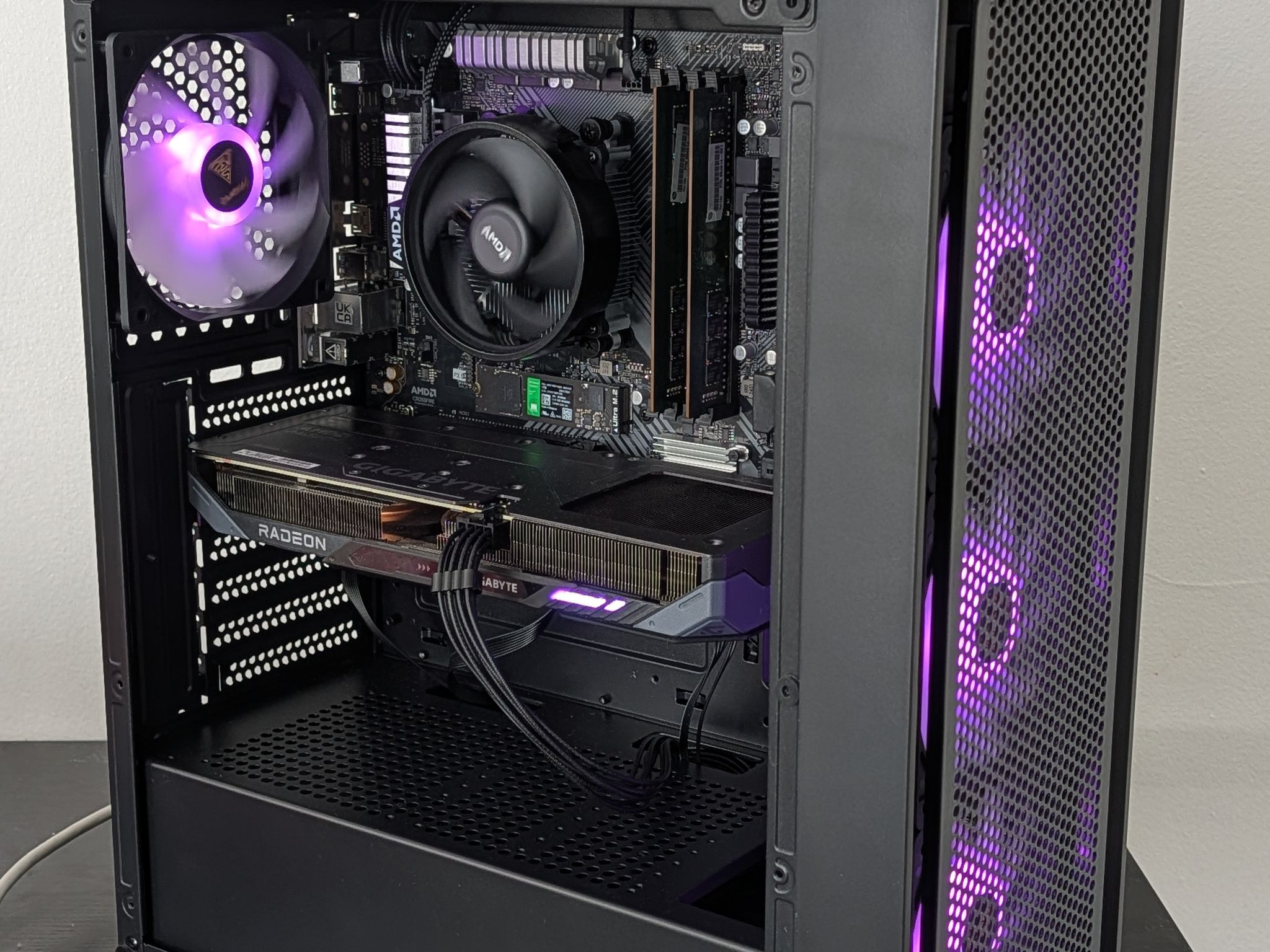 RX 9060 XT 8GB | Ryzen 5 5500 | 32GB DDR4 | 1TB NVME M2 SSD | Wi-Fi Bluetooth | Custom Gaming PC