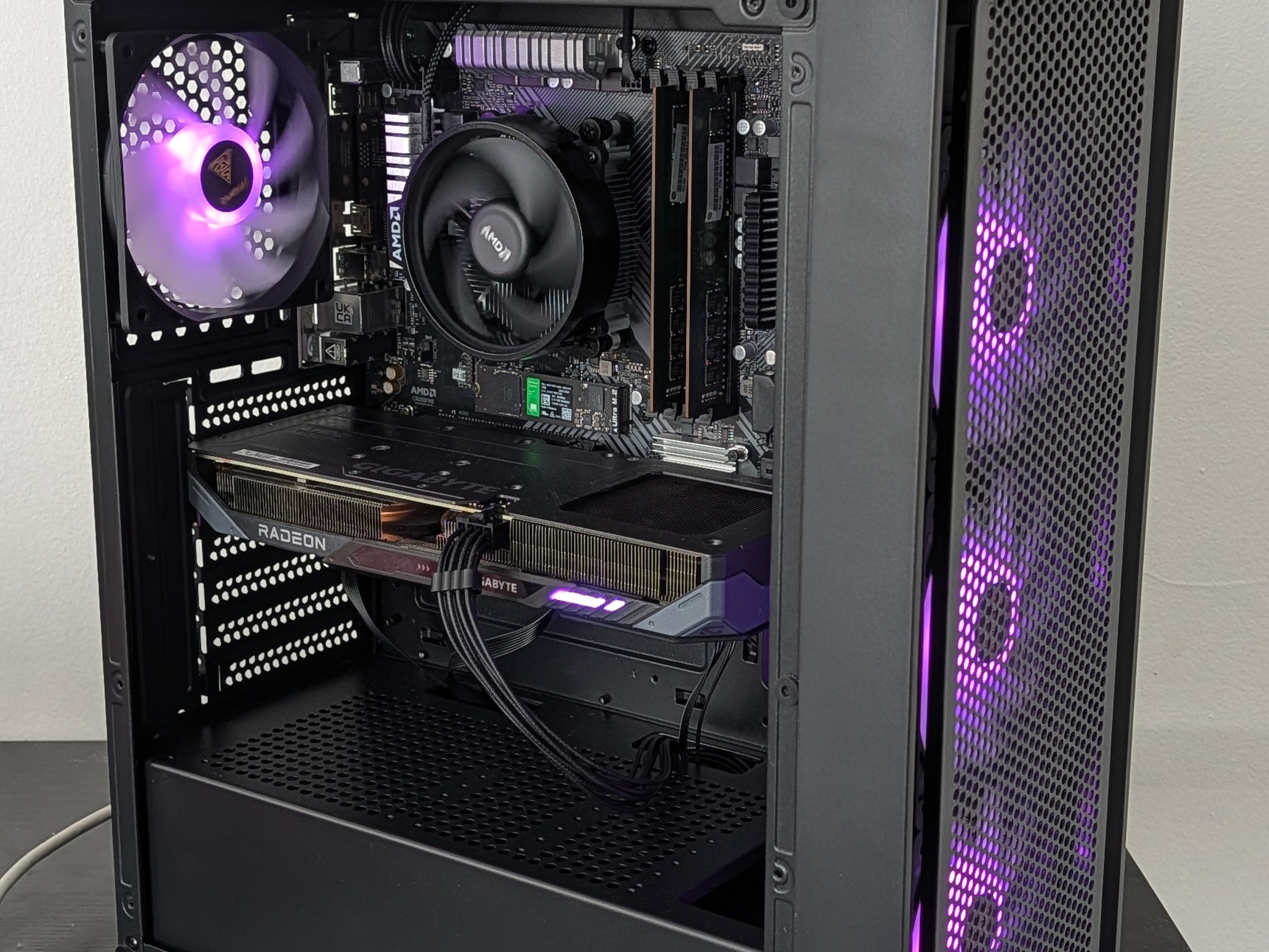 RX 9060 XT 8GB | Ryzen 5 5500 | 32GB DDR4 | 1TB NVME M2 SSD | Wi-Fi Bluetooth | Custom Gaming PC