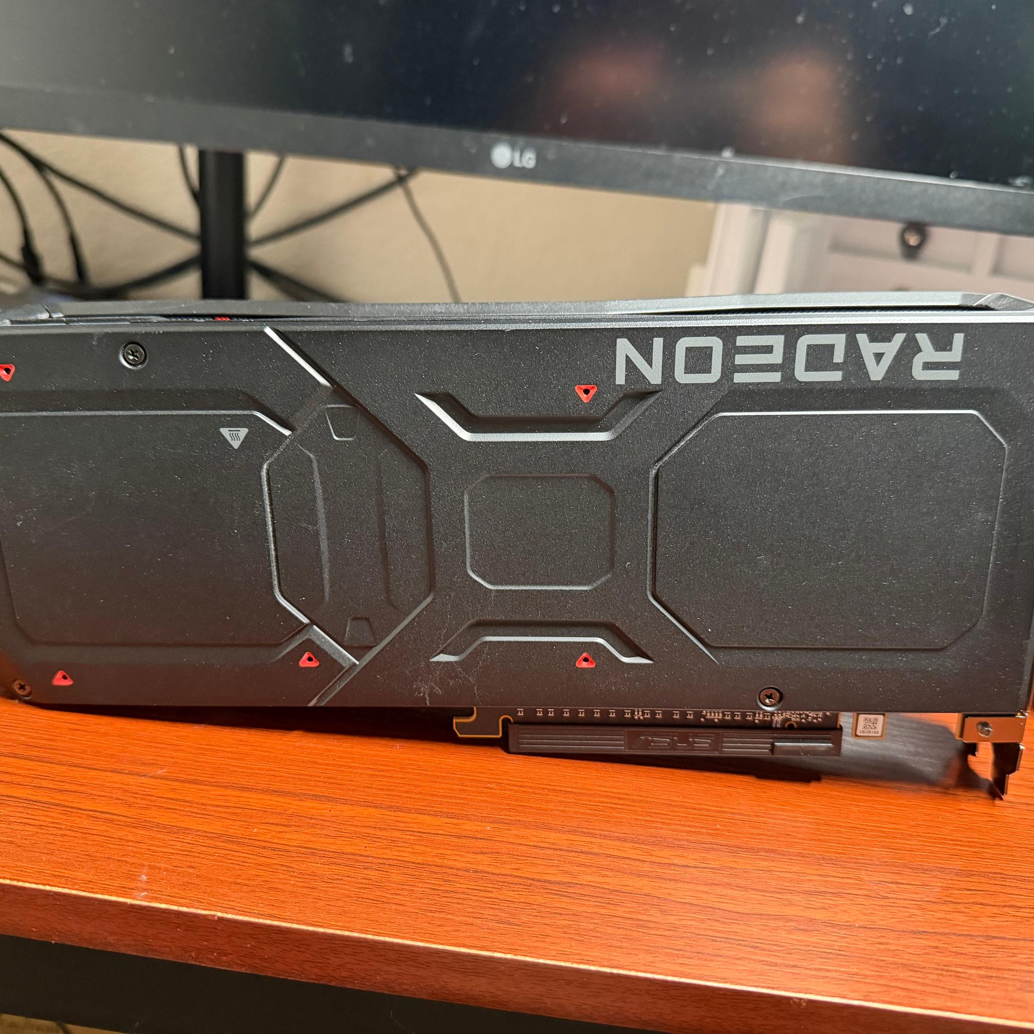 LIGHTLY USED AMD RADEON 7900XT 20GB GDDR6