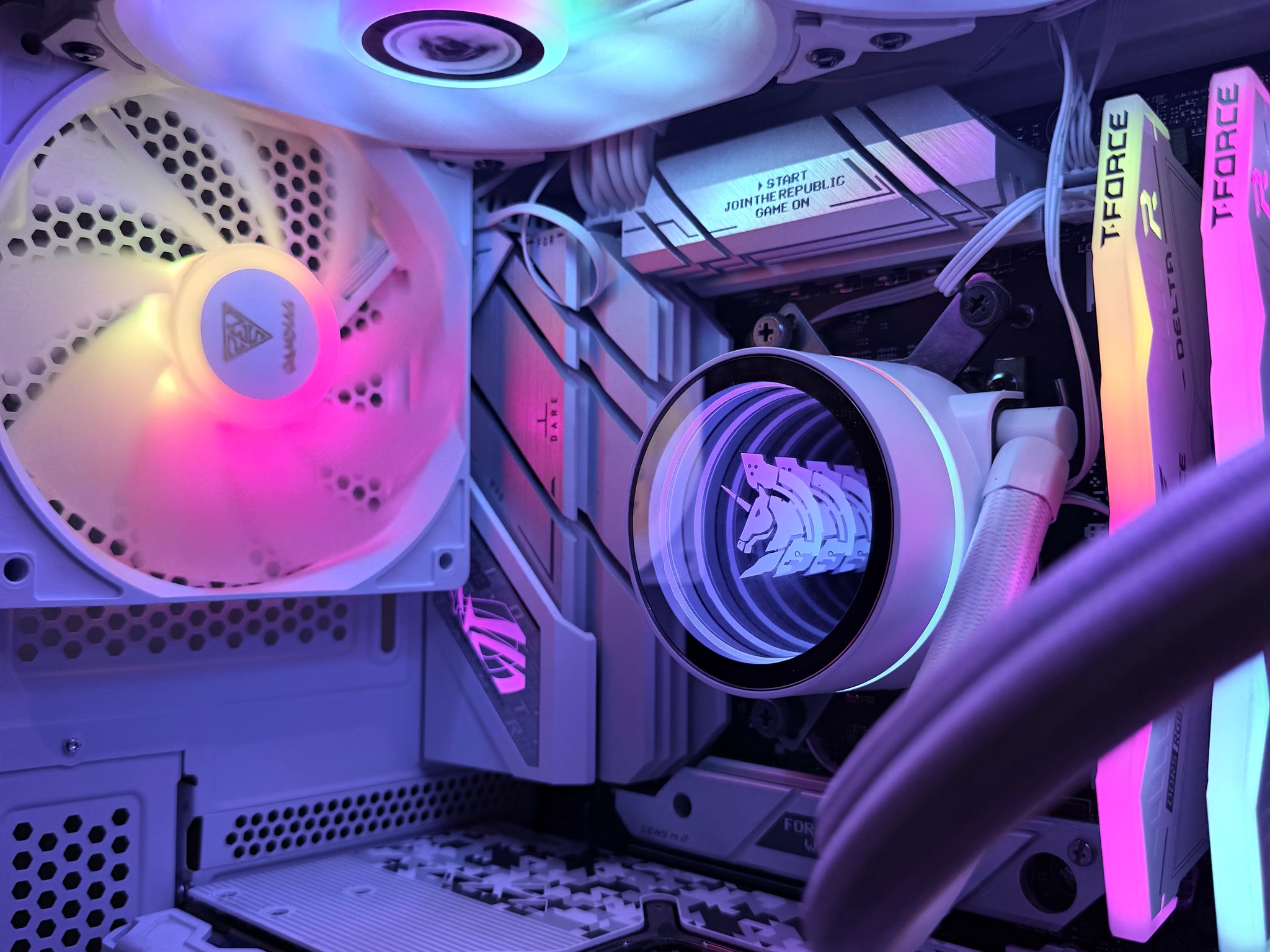 ⚪️"Celestial Pearl"⚪️| 1440p Gaming | Ryzen 7 7700X | RX 7800XT 16GB | 32B DDR5 | 1TB NVMe Storage