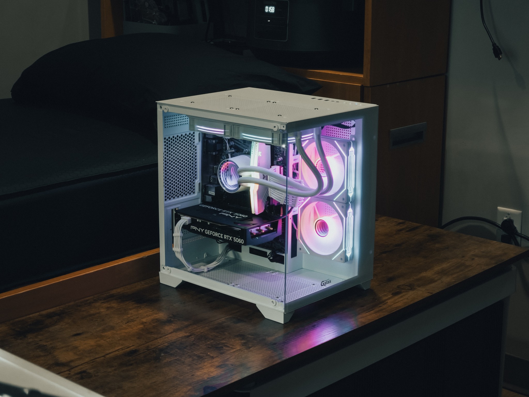 🤍 White RGB Gaming PC – RTX 5060 | i5-10400F | 16GB DDR4 | 512GB NVMe 🤍