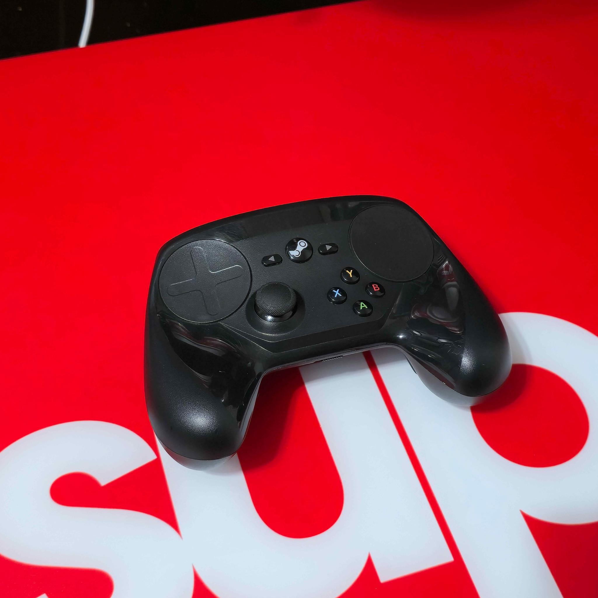 The OG Steam Controller (incl. Dongle)