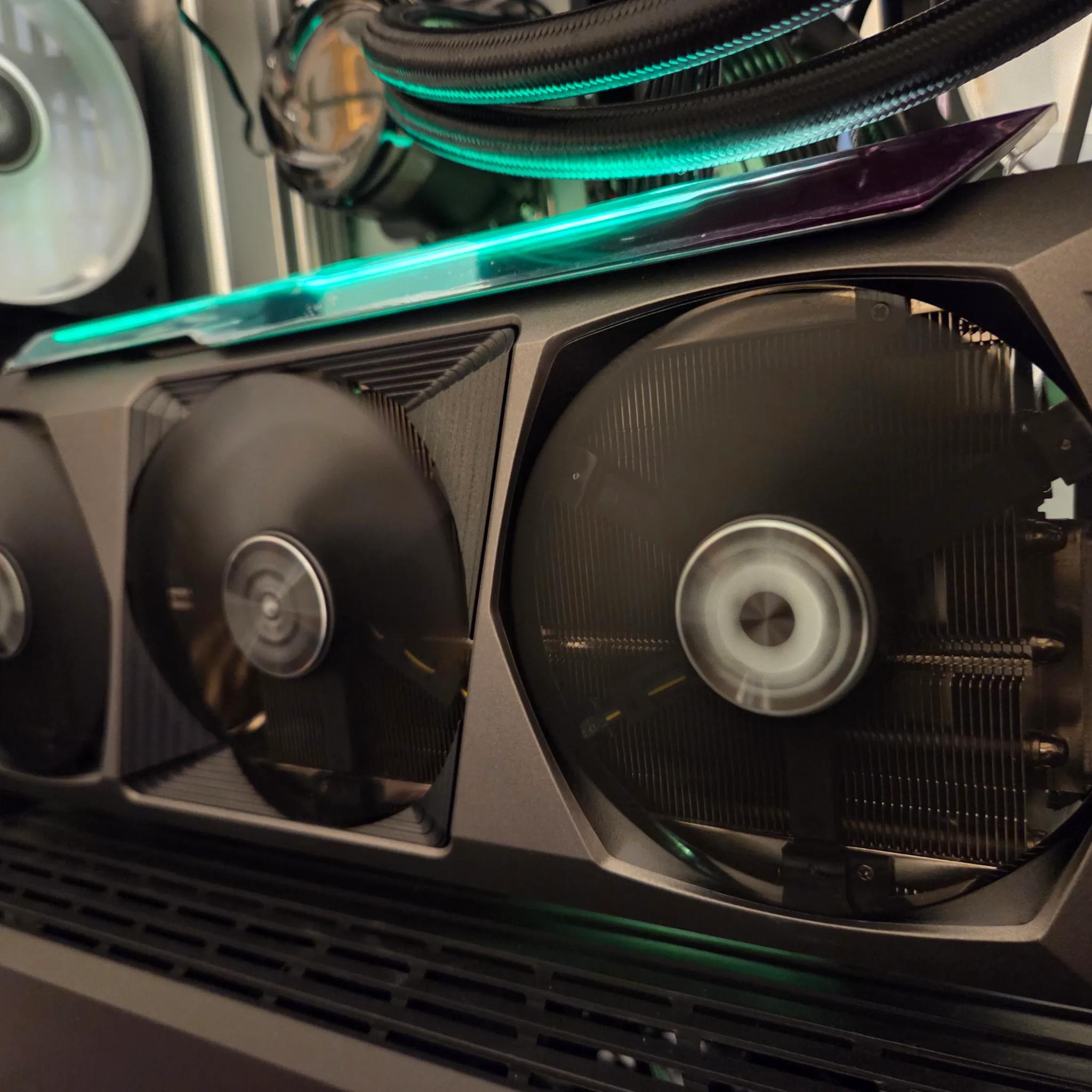 ZOTAC GAMING RTX 4070 Ti SUPER AMP HOLO 16GB GDDR6X