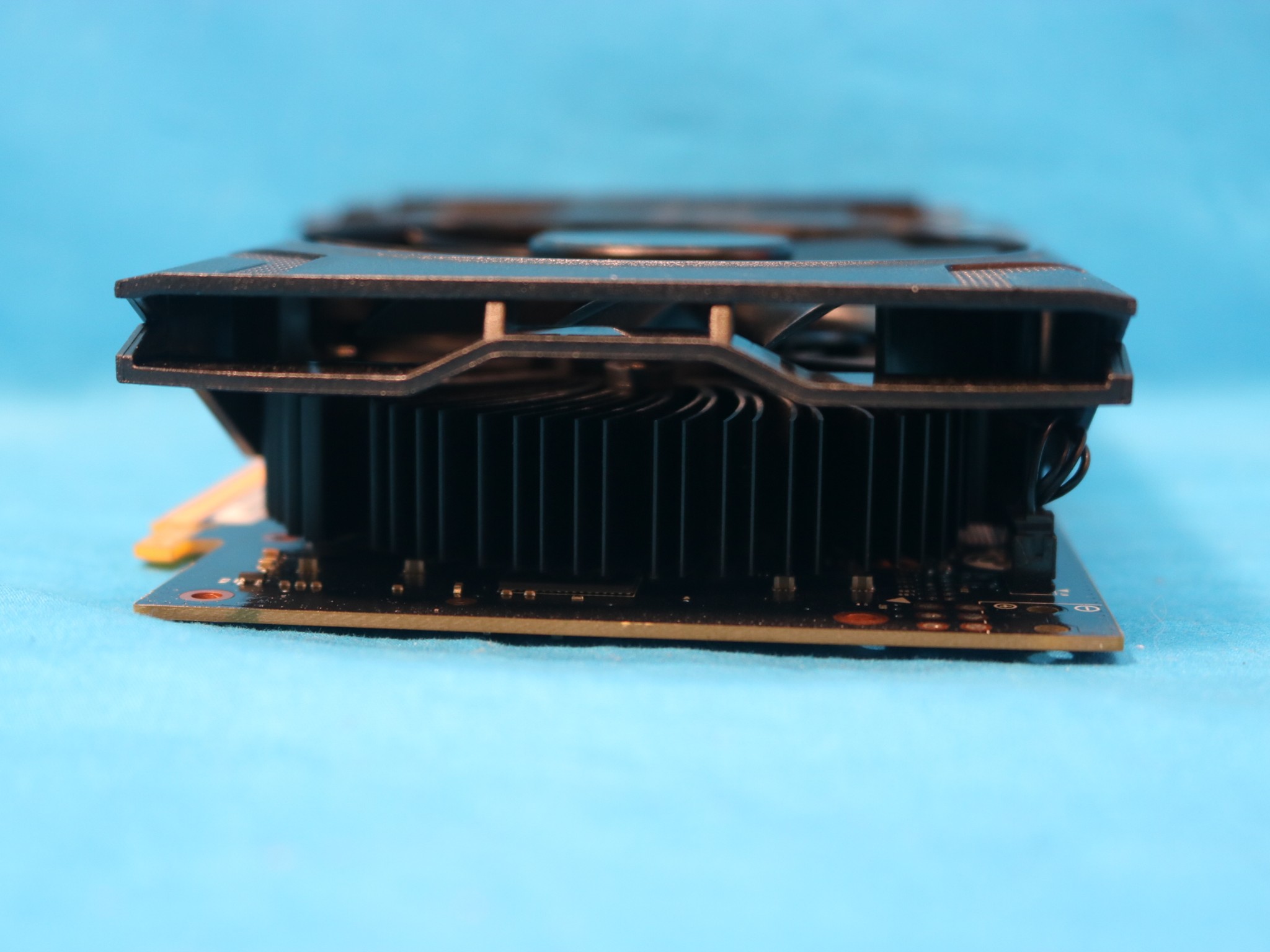 EVGA NVIDIA GeForce GTX 950 2GB GDDR5 PCIe 3.0 x16 Desktop GPU 02G-P4-0952-KR