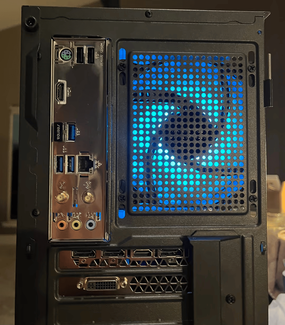 Carbon Compact// i5-9600k, GTX 970 4gb Budget Gaming PC