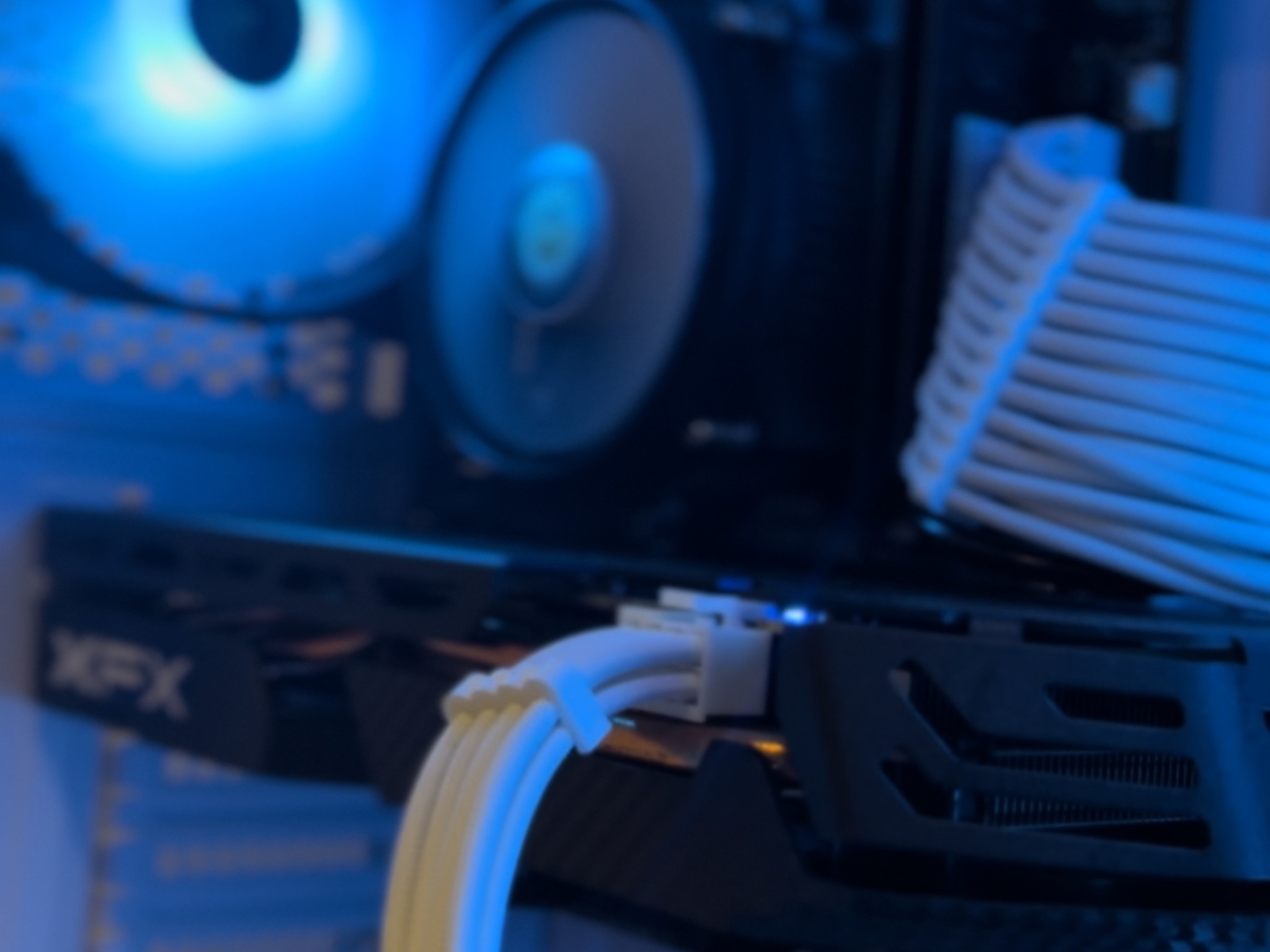 ❄️ Budget | RX 580 | i7 Equivalent | 16GB RAM | 512GB SSD