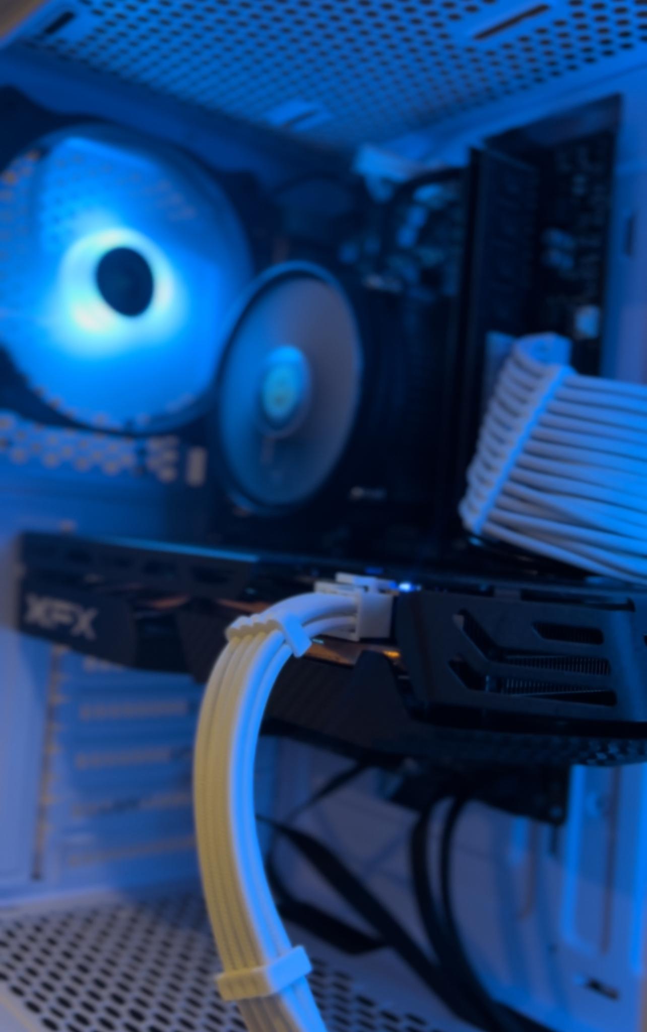❄️ Budget | RX 580 | i7 Equivalent | 16GB RAM | 512GB SSD
