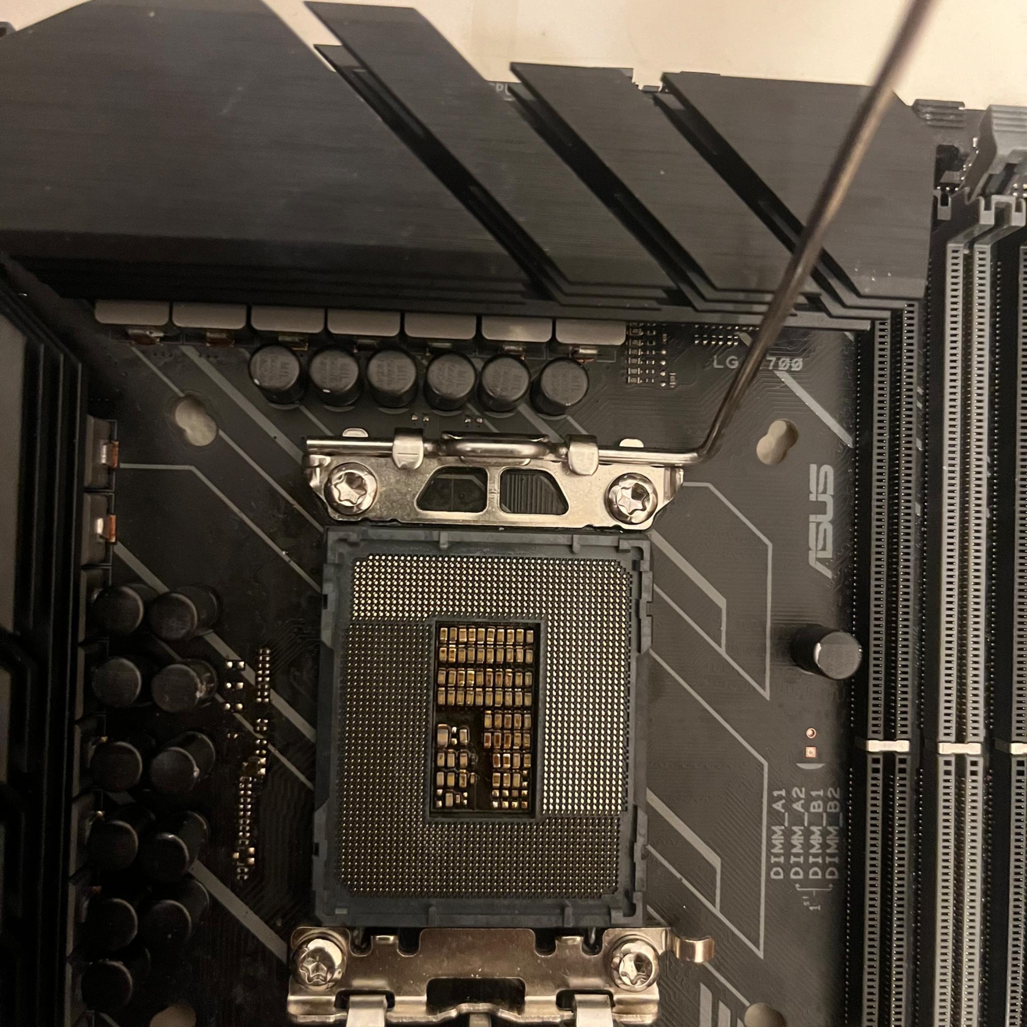 ASUS TUF Gaming Z690-Plus LGA 1700 ATX Motherboard(PCIe 5.0, DDR5, 4xNVMe SSD, Thunderbolt 4)