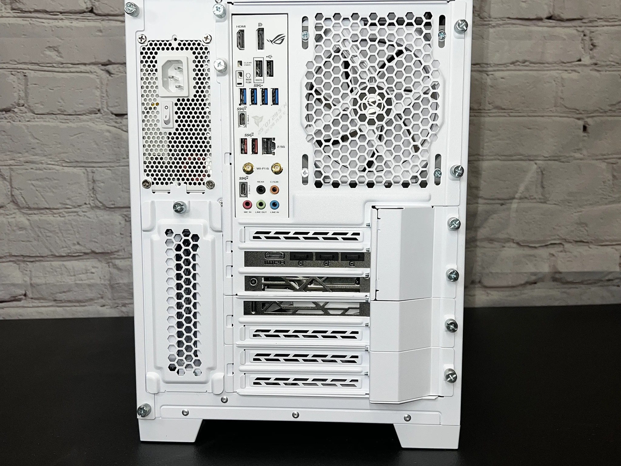 The Classic | i7 12700K RTX 4070 TI 32GB RAM 2TB M.2
