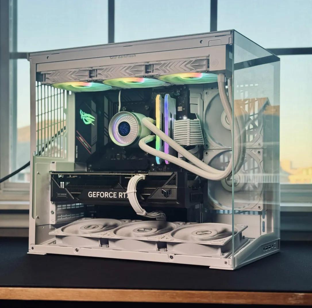 WHITE OUT Gaming PC | RTX 4070 Ti | Ryzen 7 5700 | Windows 11