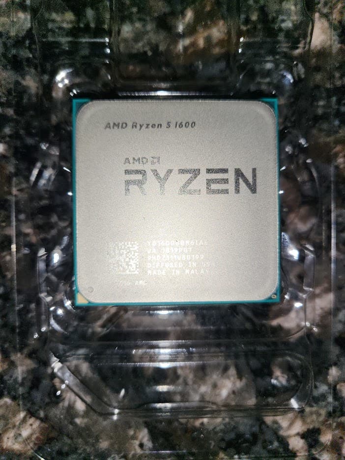 AMD Ryzen 5 1600 6 Cores/12 Threads