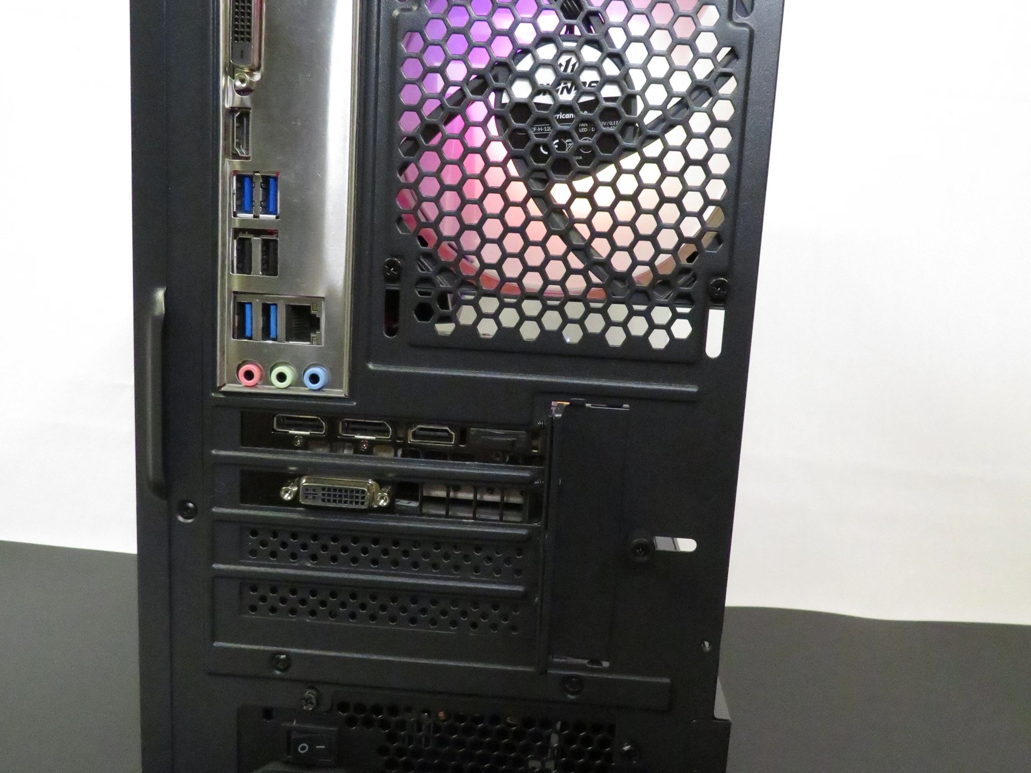 Budget at its best! Ryzen 5 2600X + EVGA GTX 980Ti + 1 TB SSD + 16 GB DDR4