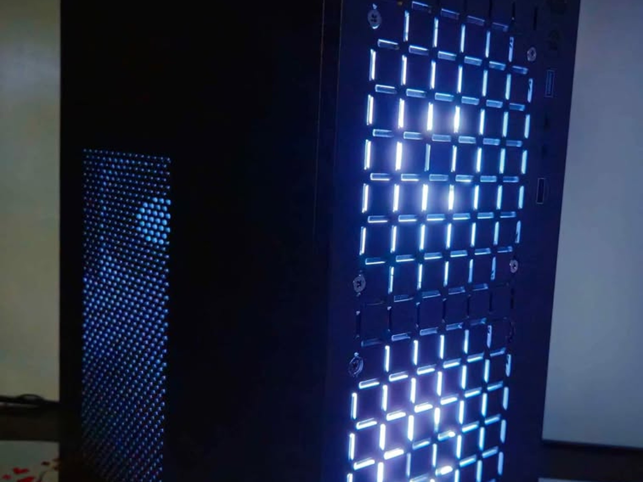 Liquid cooled Small Form Factor Ryzen 5 / 16GB DDR 4 / 512GB / GTX 1070
