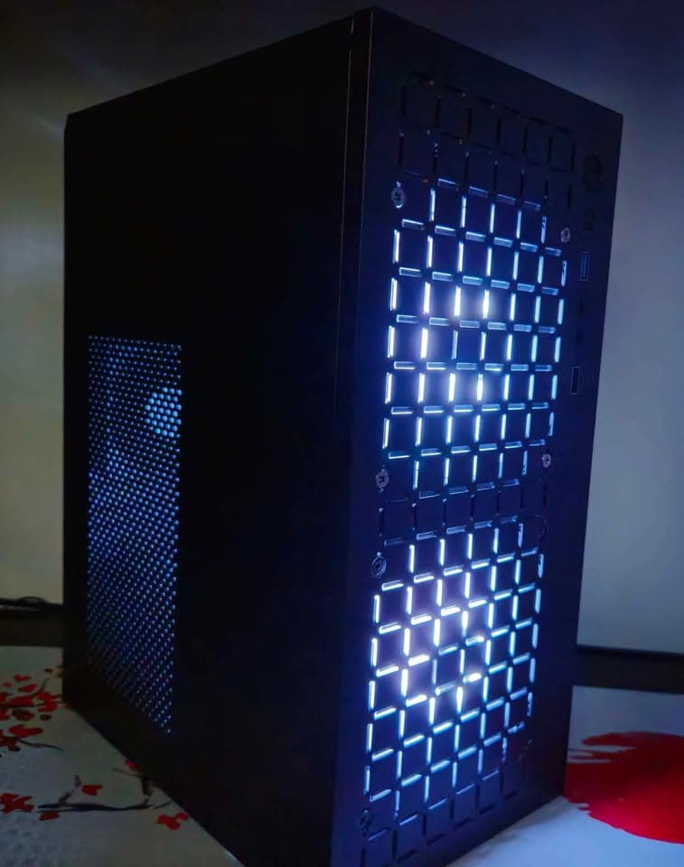 Liquid cooled Small Form Factor Ryzen 5 / 16GB DDR 4 / 512GB / GTX 1070