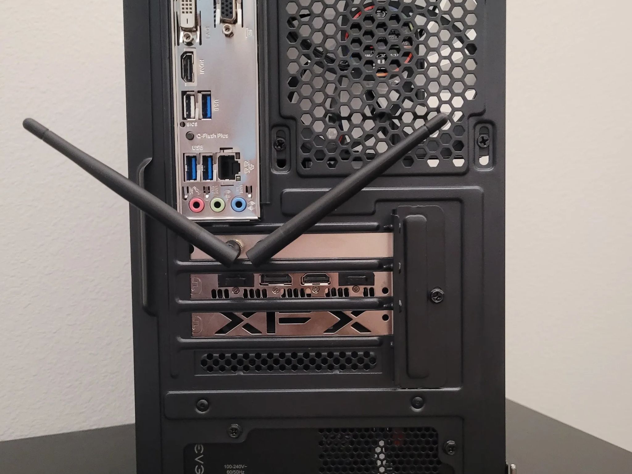 RGB Gaming PC // RX 6600 // 16GB 3000mhz // Ryzen 3100 (i7-7700) // 512GB SSD //