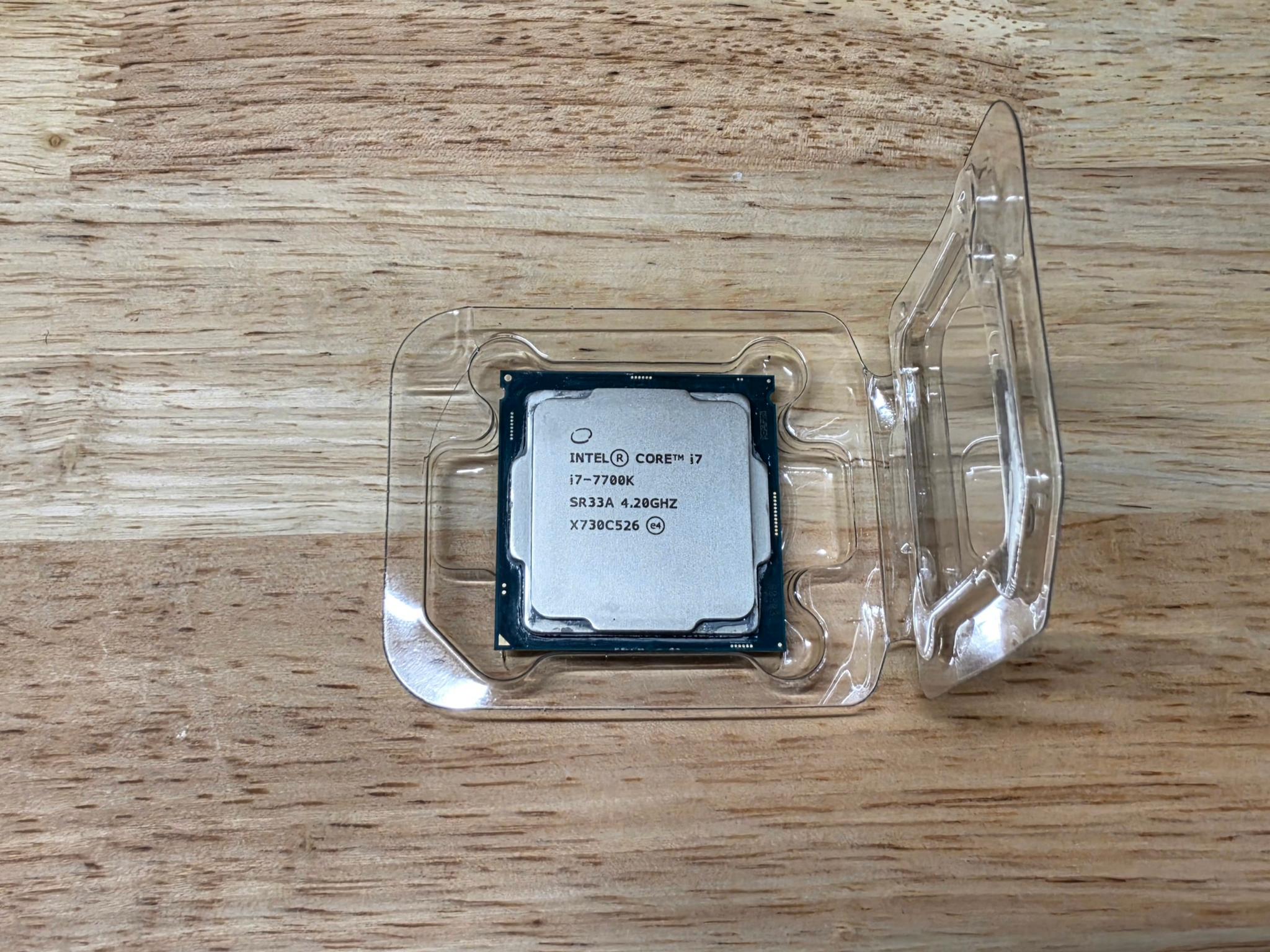 Intel i7-7700K + MSI Z270 Gaming M7 + 16GB DDR4 Combo