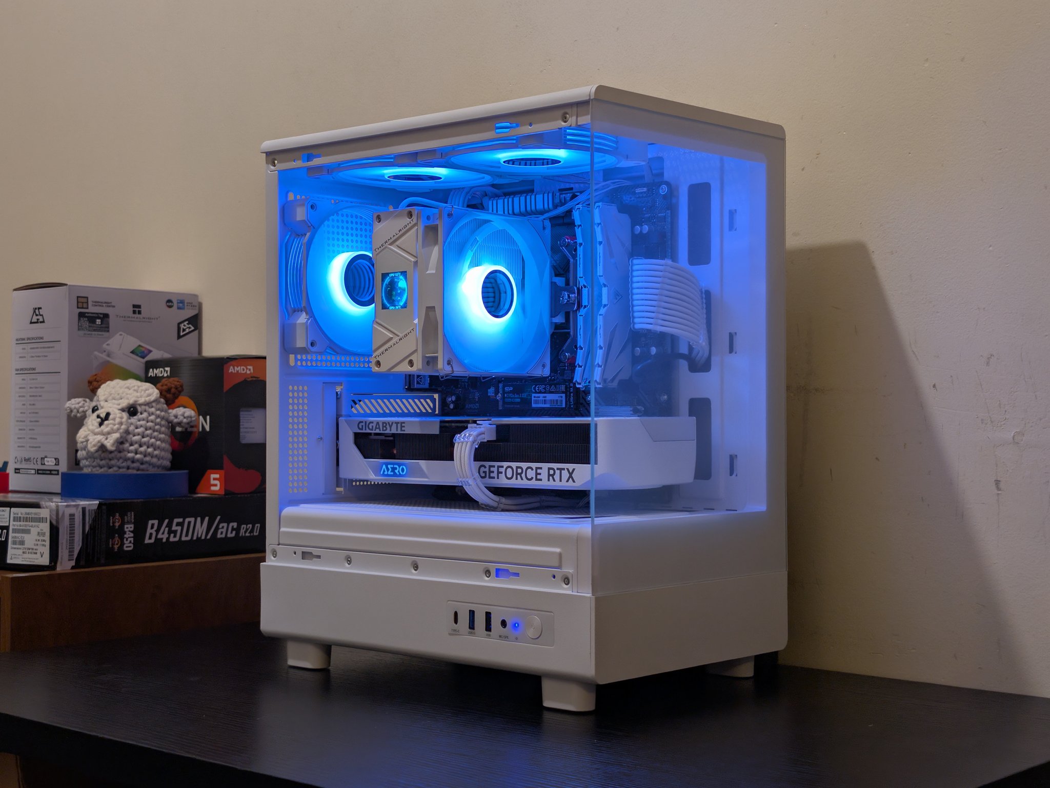 🦢🤍 White Gaming PC | RTX 4060Ti | Ryzen 5500 | 1TB SSD | 32GB RAM | WiFi 6 & Bluetooth 🤍🦢