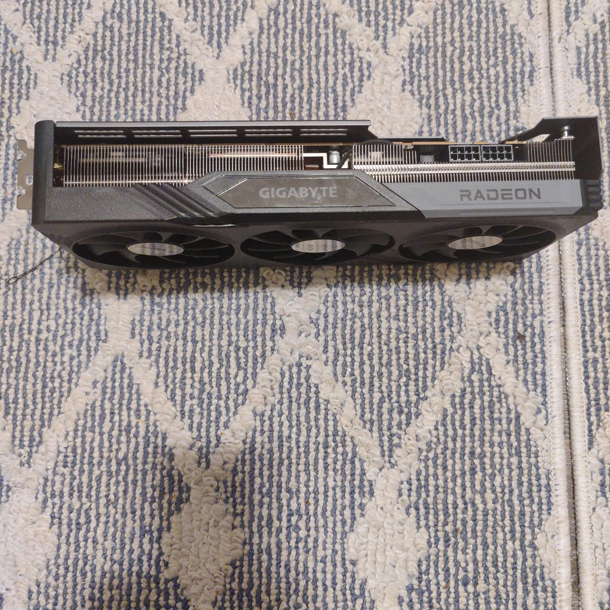 RX 7800XT *Great Condition* GIGABYTE OC 16GB GDDR6 Graphics Card