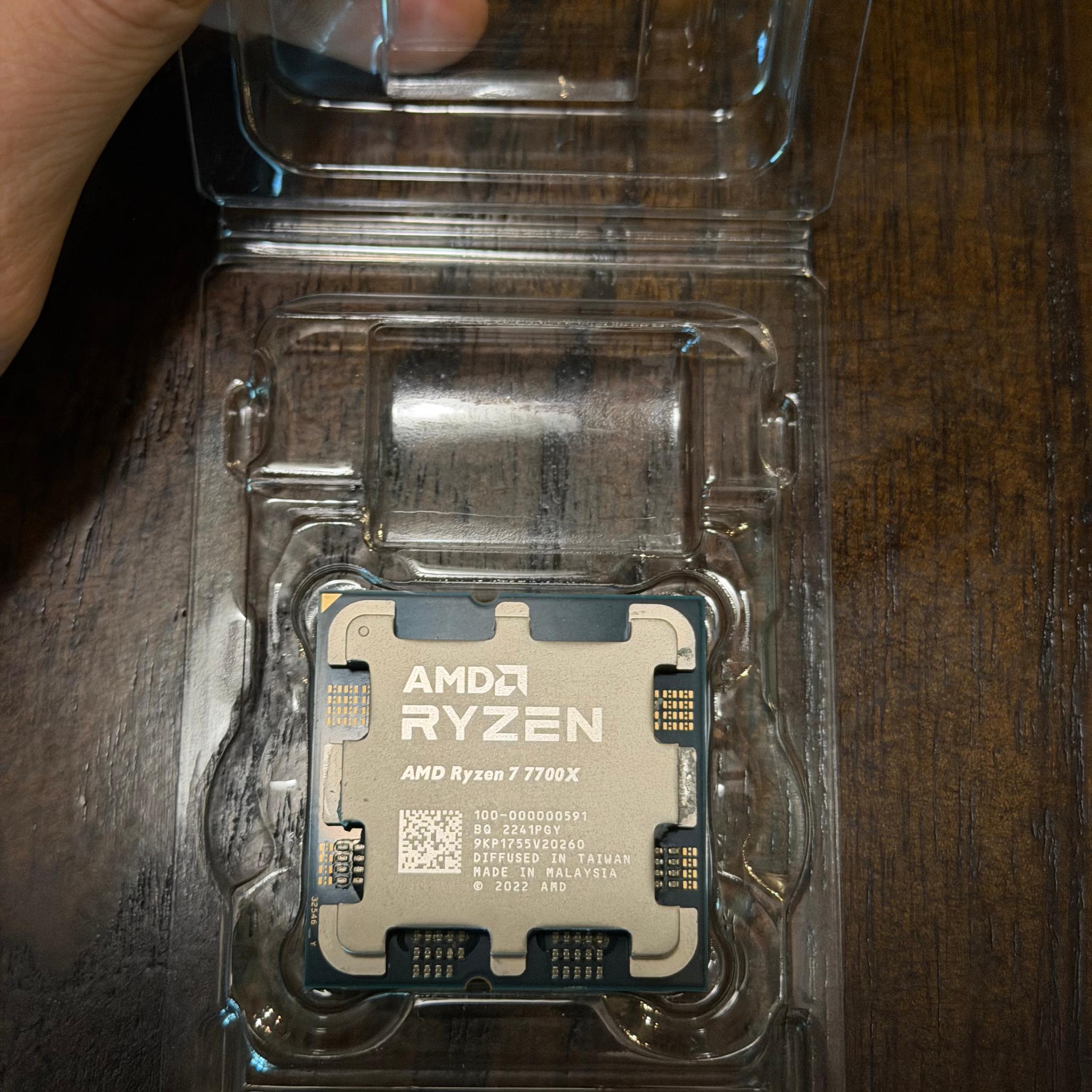 AMD Ryzen 7 7700X