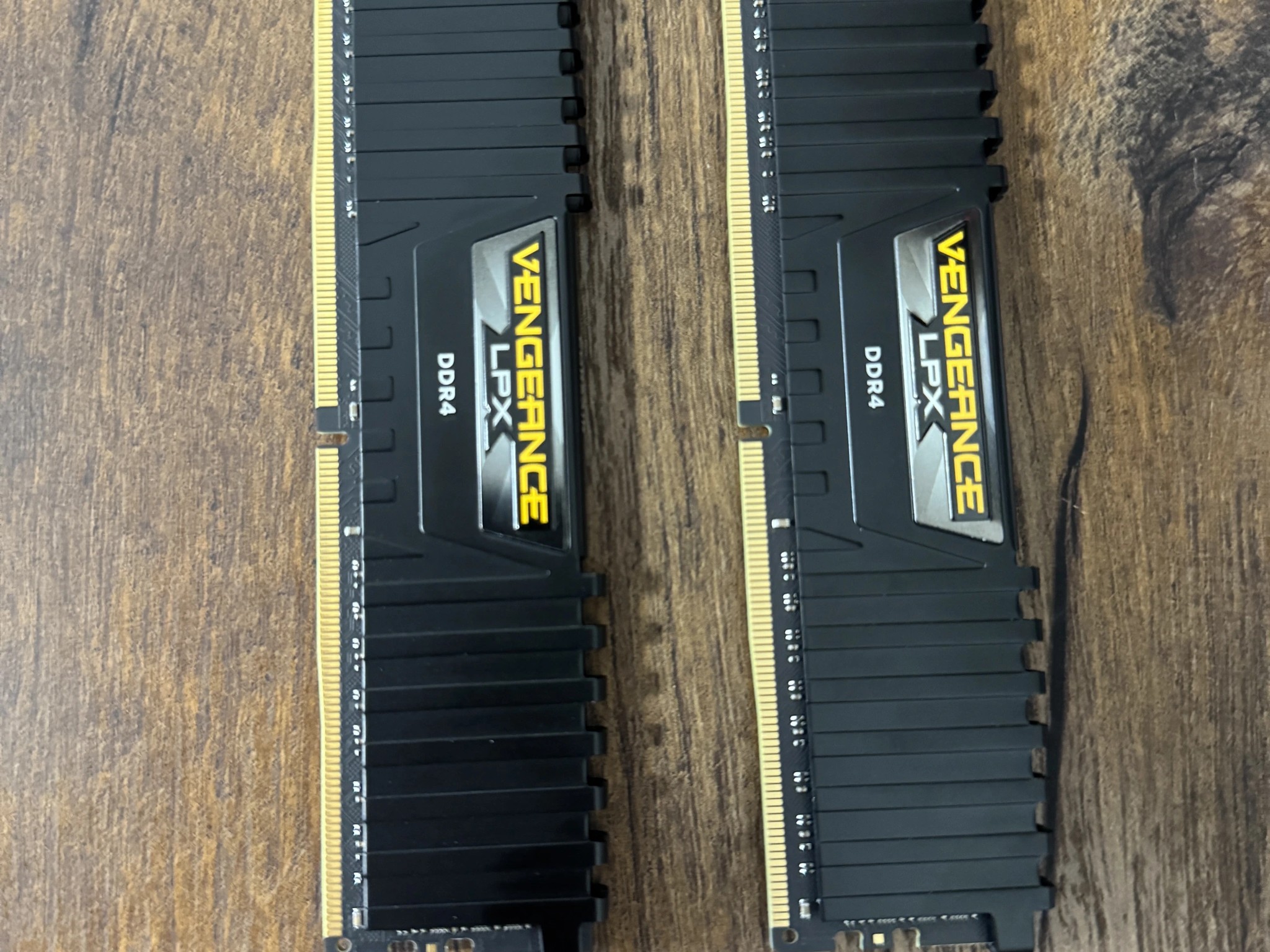 CORSAIR VENGEANCE LPX DDR4 RAM 32GB (2x16GB) 3200MHz (CMK32GX4M2E3200C16)