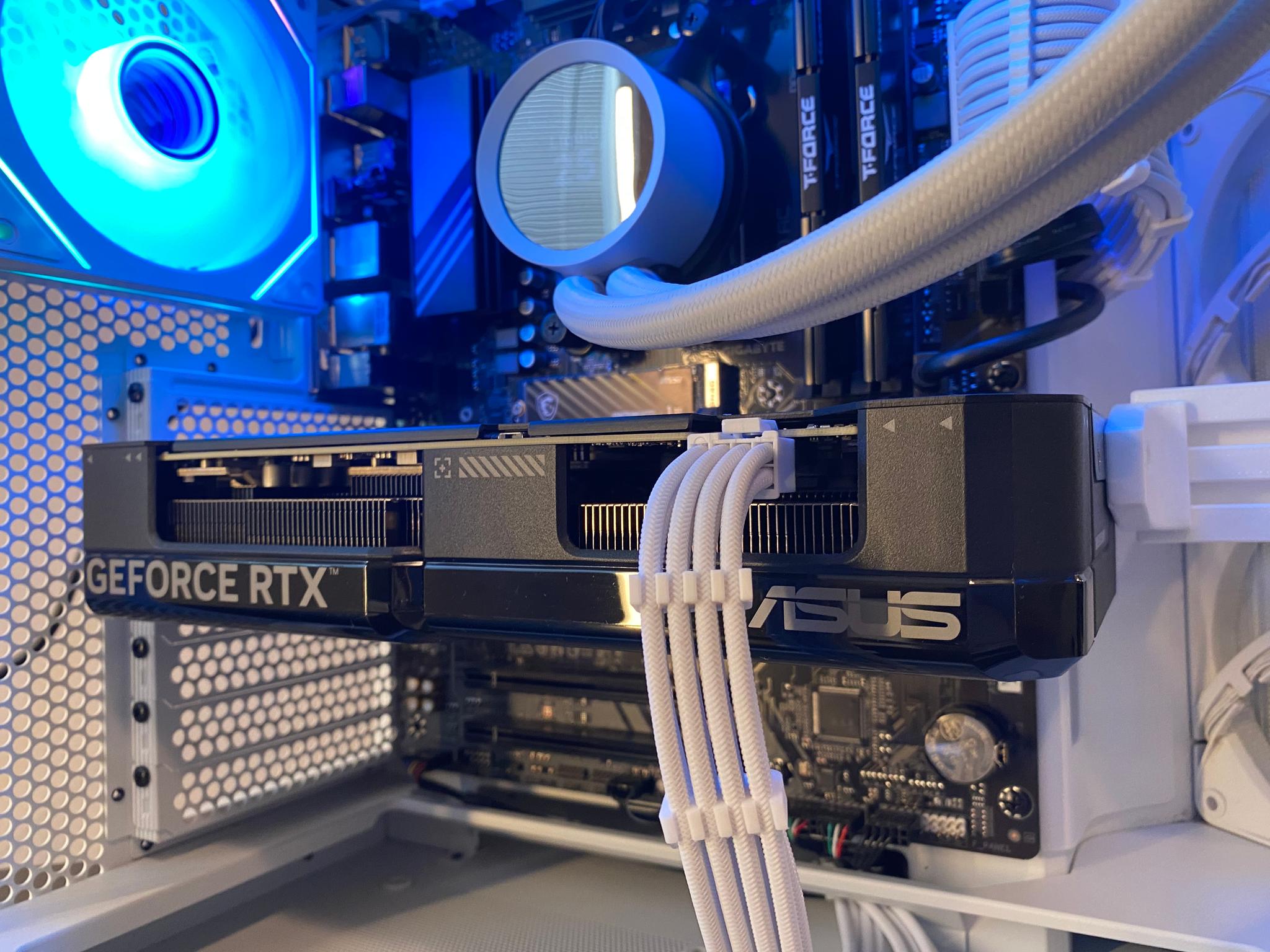 White NZXT Gaming PC | RTX 4070 12GB | Ryzen 5 7600X | 16GB DDR5 | 1TB NVMe | LCD AIO | RGB