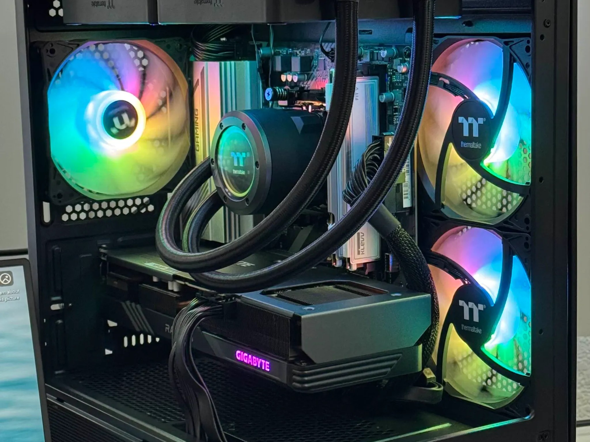 Ryzen 5 7600X + Radeon RX 7600 XT 16GB + 32GB DDR5 Ram (2x16GB) + 1TB M.2 NVME Storage