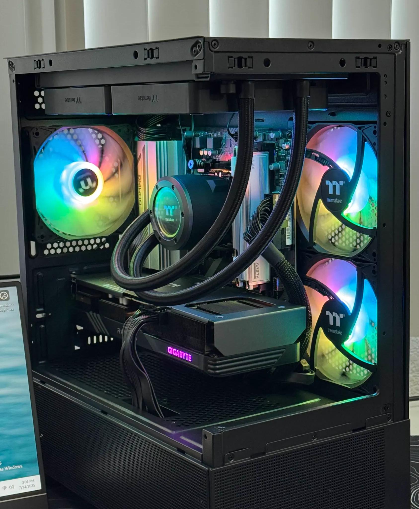 Ryzen 5 7600X + Radeon RX 7600 XT 16GB + 32GB DDR5 Ram (2x16GB) + 1TB M.2 NVME Storage