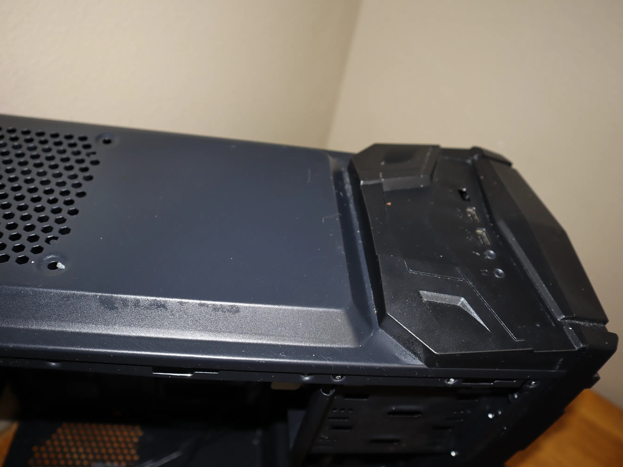 AZZA DRACO 707 ATX MID TOWER