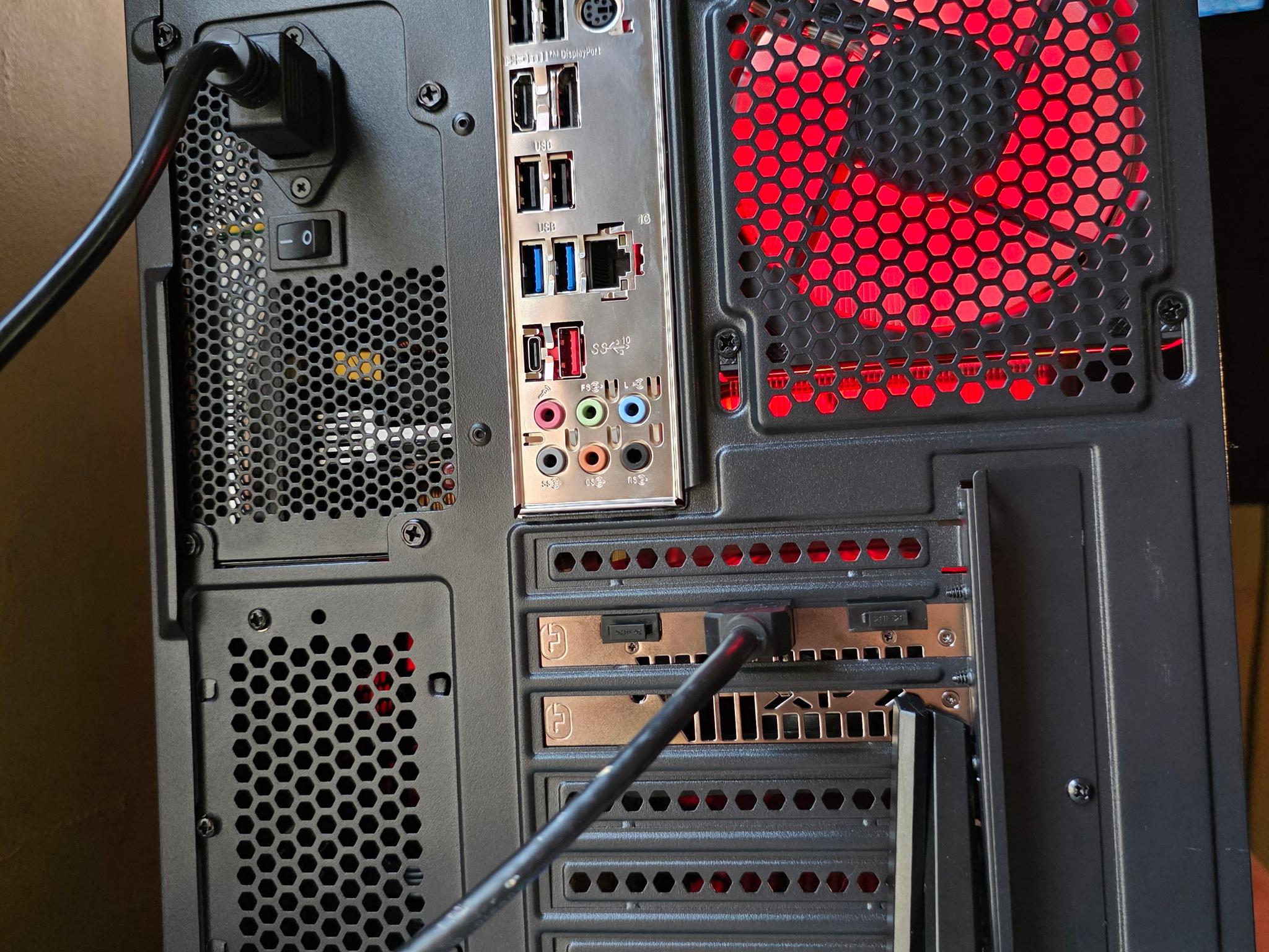 Gaminc PC! Ryzen 9060XT, 5700X, 1TB SSD, 32GB DDR4, RGB