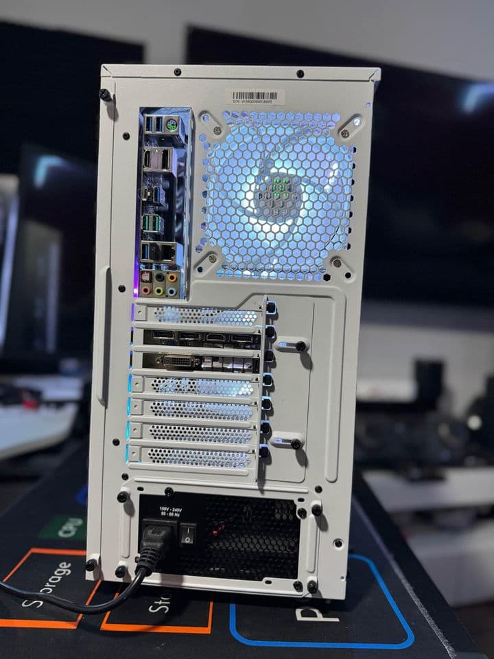 All white RGB Gaming PC - Ryzen 5 2600X - GTX 1070 - 32GB DDR4 - 512GB NvMe SSD