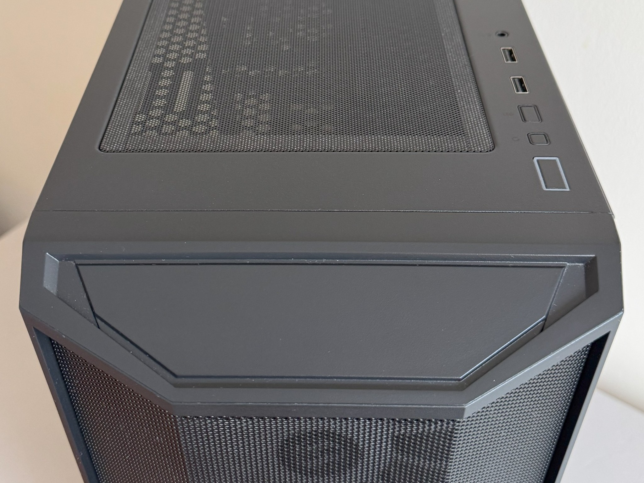 ASUS STRIX B550-F AMD Ryzen 5 5600GT Gaming PC Radeon Vega 7 Graphics 32GB DDR4 1TB SSD Lian Li 215