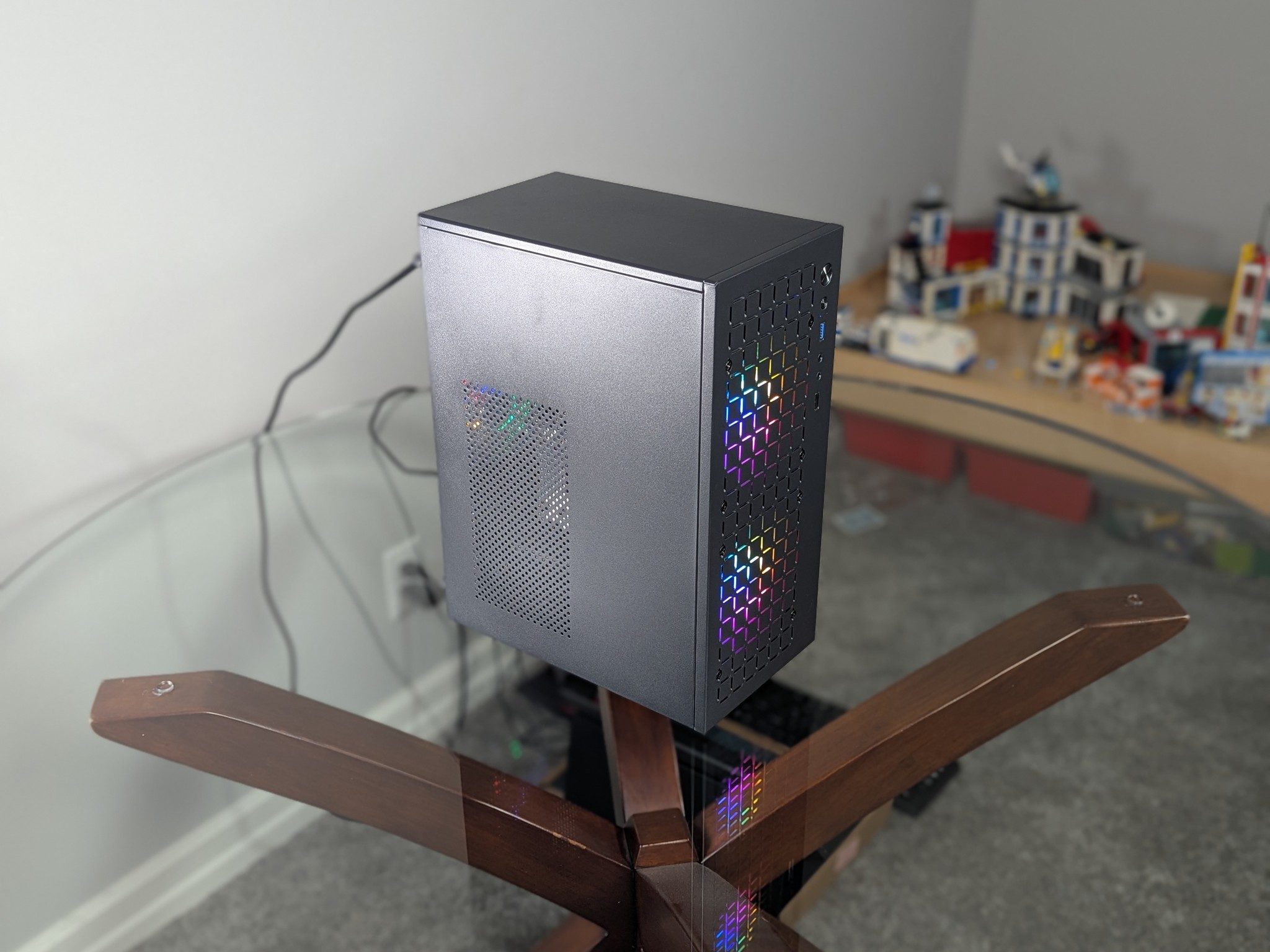 The "Glowbox - I Wanna Try PC Gaming" PC | 14-Core Intel  CPU | Nvidia GTX 1660 Super GPU | 16GB RAM