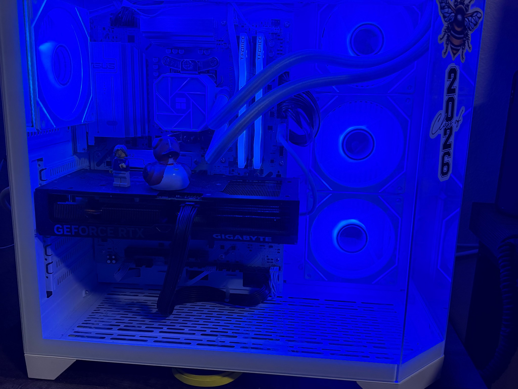Great Deal! RTX 4070 SUPER, Ryzen 7600x, 16GB DDR5, 1TB SSD, 650w PSU, RGB!