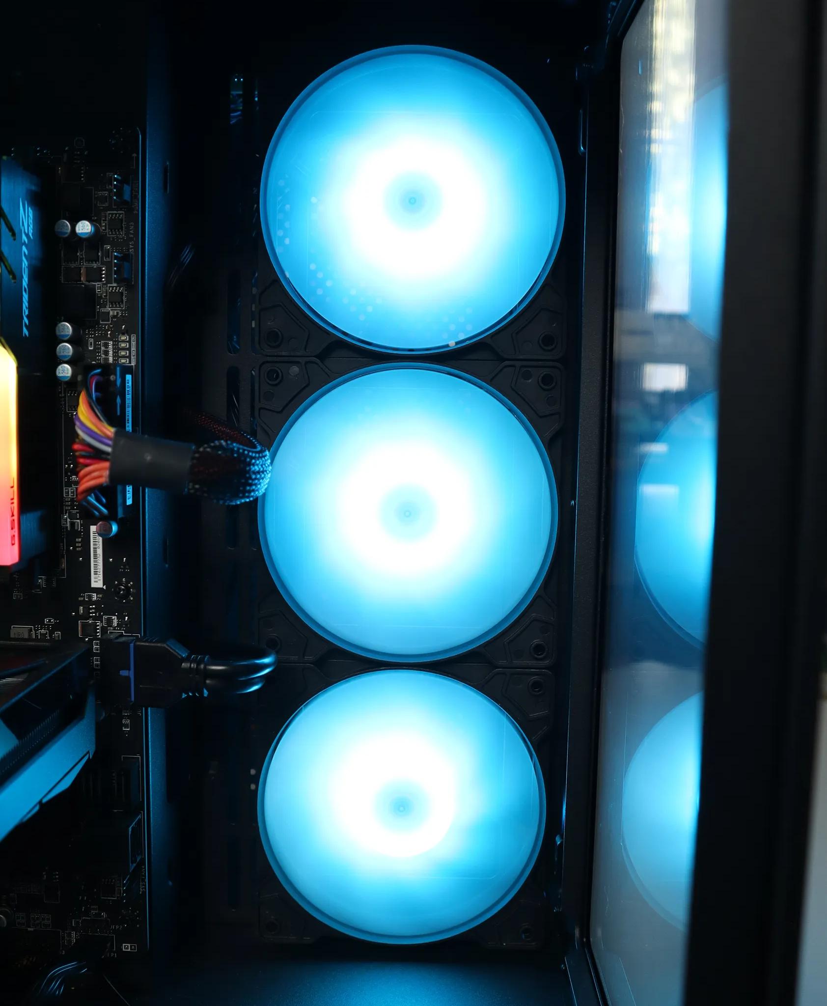 RTX 3060 | Ryzen 5 5600X | 16GB DDR4 RAM | 1TB NVME M.2 SSD